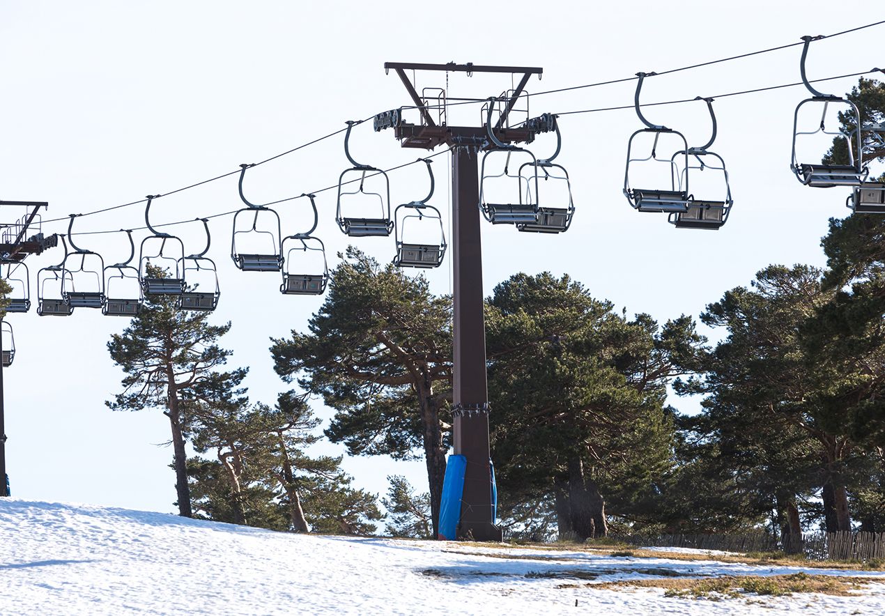 Um Energie zu sparen, könnten die Skilifte in einigen Skigebieten langsamer fahren