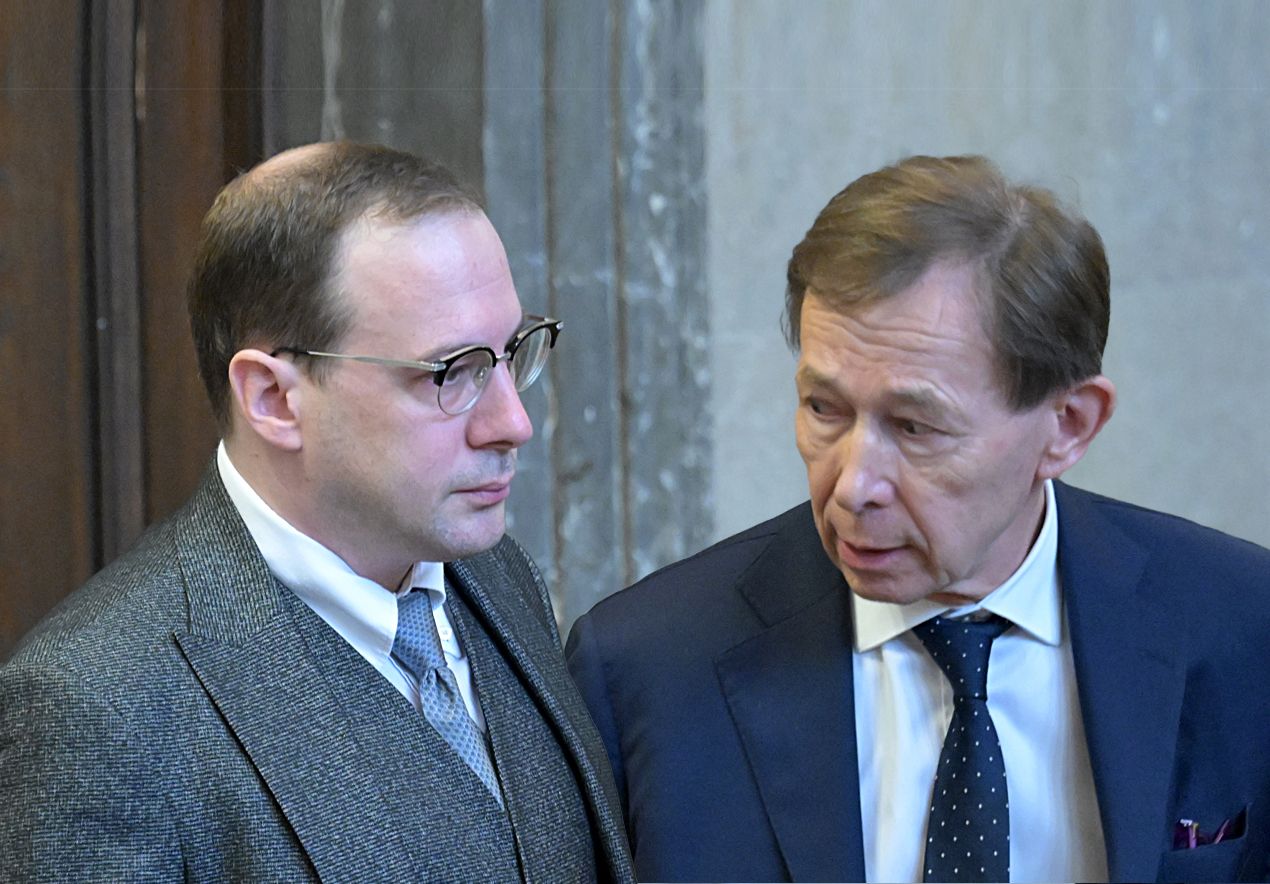 Verglich den Konsum von Kinderpornos mit dem von Fleisch - das Lied dahinter bliebe bei beidem verborgen: Teichtmeister Anwalt Rudolf Mayer (75)