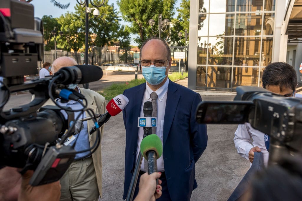 Gegen den Generaldirektor der italienischen Arzneimittelbehörde, Nicola Magrini, wird ebenfalls ermittelt.