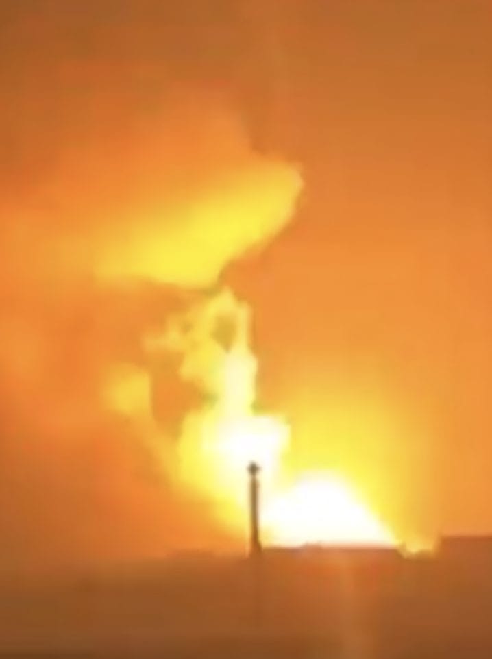 Gewaltige Detonationen im Irak - Augenzeugen filmten die Raketeneinschläge bei Erbil.