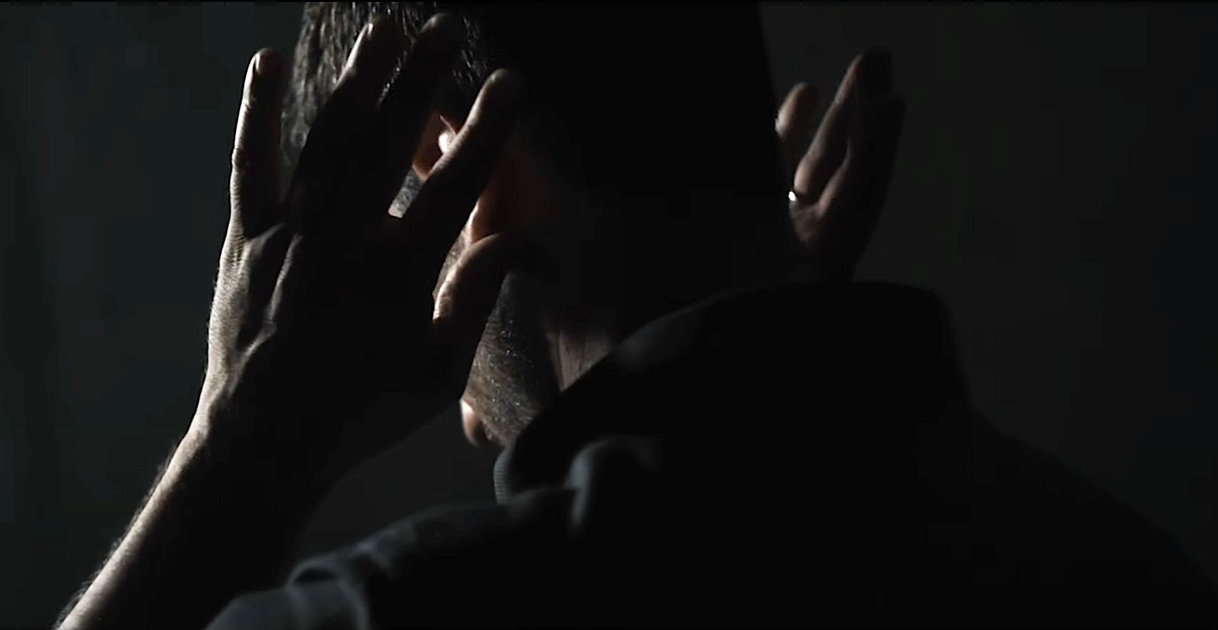 Hakan Gördü zeigt sich in SÖZ-Video beim Verrichten des islamischen Gebets. Wird hier die Religion politisiert? Christen wie Muslime haben damit schlechte Erfahrungen gemacht.