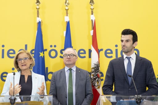 (v.l.) LH von Niederösterreich Johanna Mikl-Leitner (ÖVP), LHStv Stephan Pernkopf (ÖVP) und LHStv. Udo Landbauer (FPÖ). Die Landesregierung in NÖ will die Wolfsverordnung verschärfen.