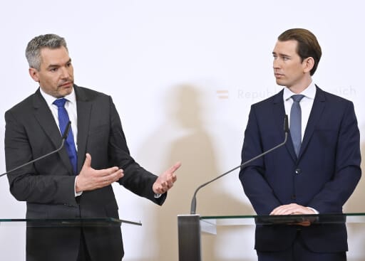 Viele ÖVP-Wähler wünschen sich Sebastian Kurz (rechts) statt Karl Nehammer (links) an der Spitze der Partei zurück.