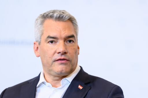 Karl Nehammer sitzt schon lange nicht mehr fest im Sattel.