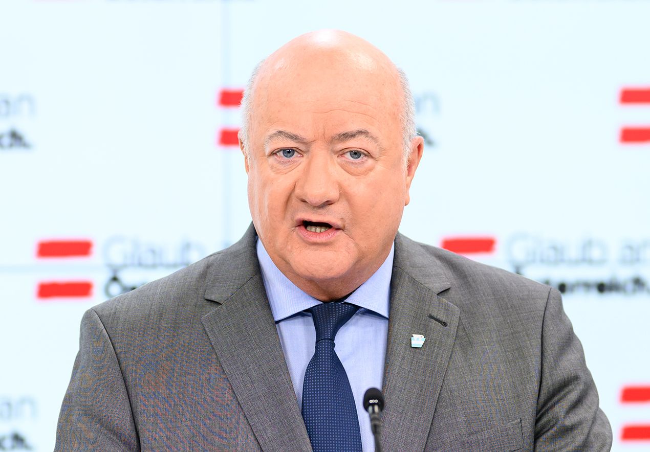 ÖVP-Chef Christian Stocker sieht Neuwahlen nicht als „Drohung“ an.