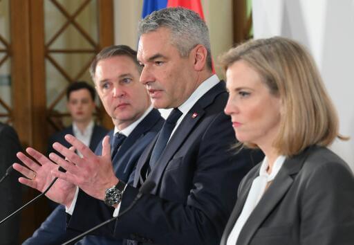 Die Ampel-Koalition zwischen ÖVP, SPÖ und NEOS ist kläglich gescheitert. Sollte es zu Neuwahlen kommen hätte die Ampel keine Mehrheit mehr.