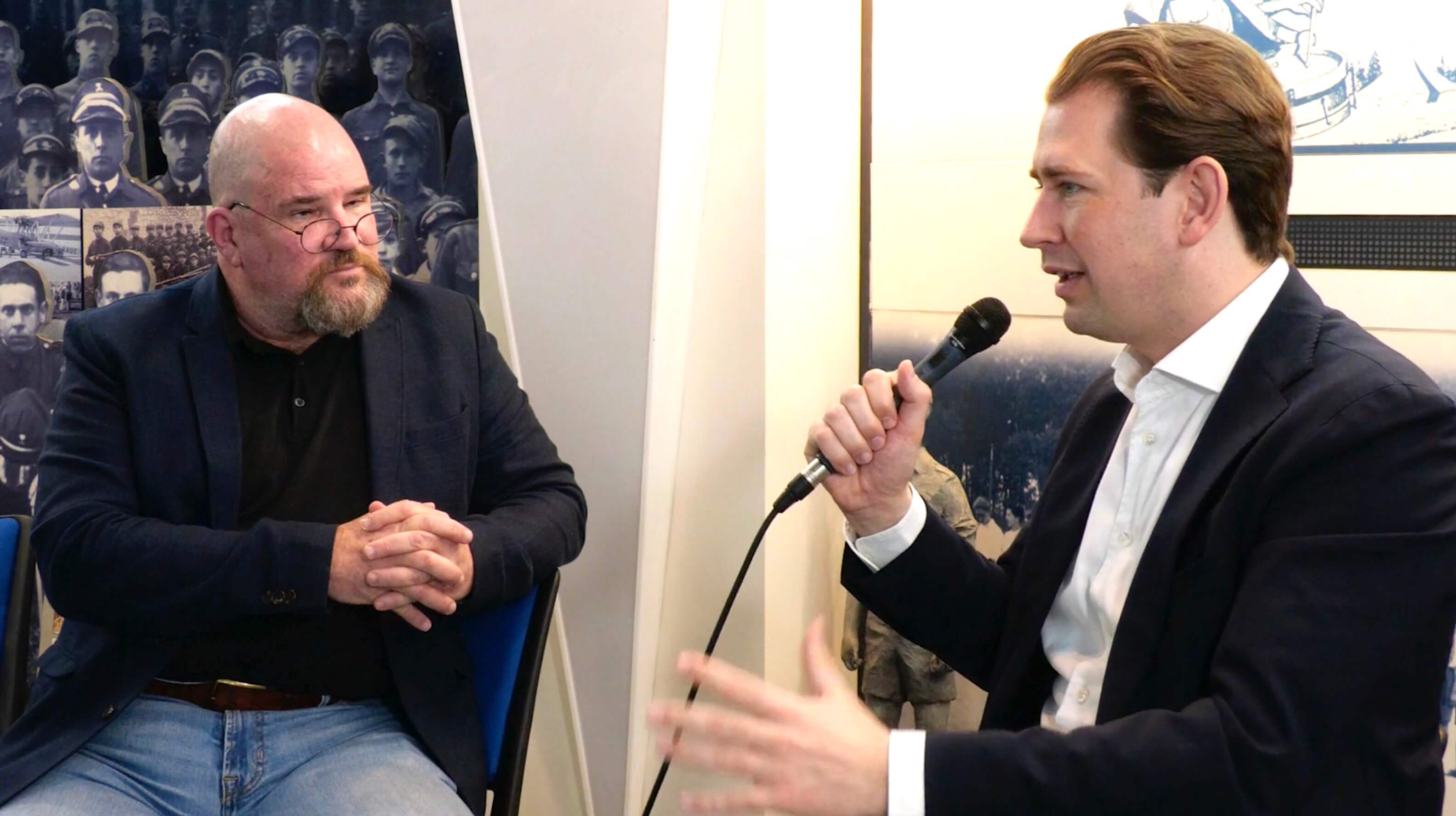 Eldad Beck (l.) im Gespräch mit Sebastian Kurz (r.) im Jabotinsky-Institut