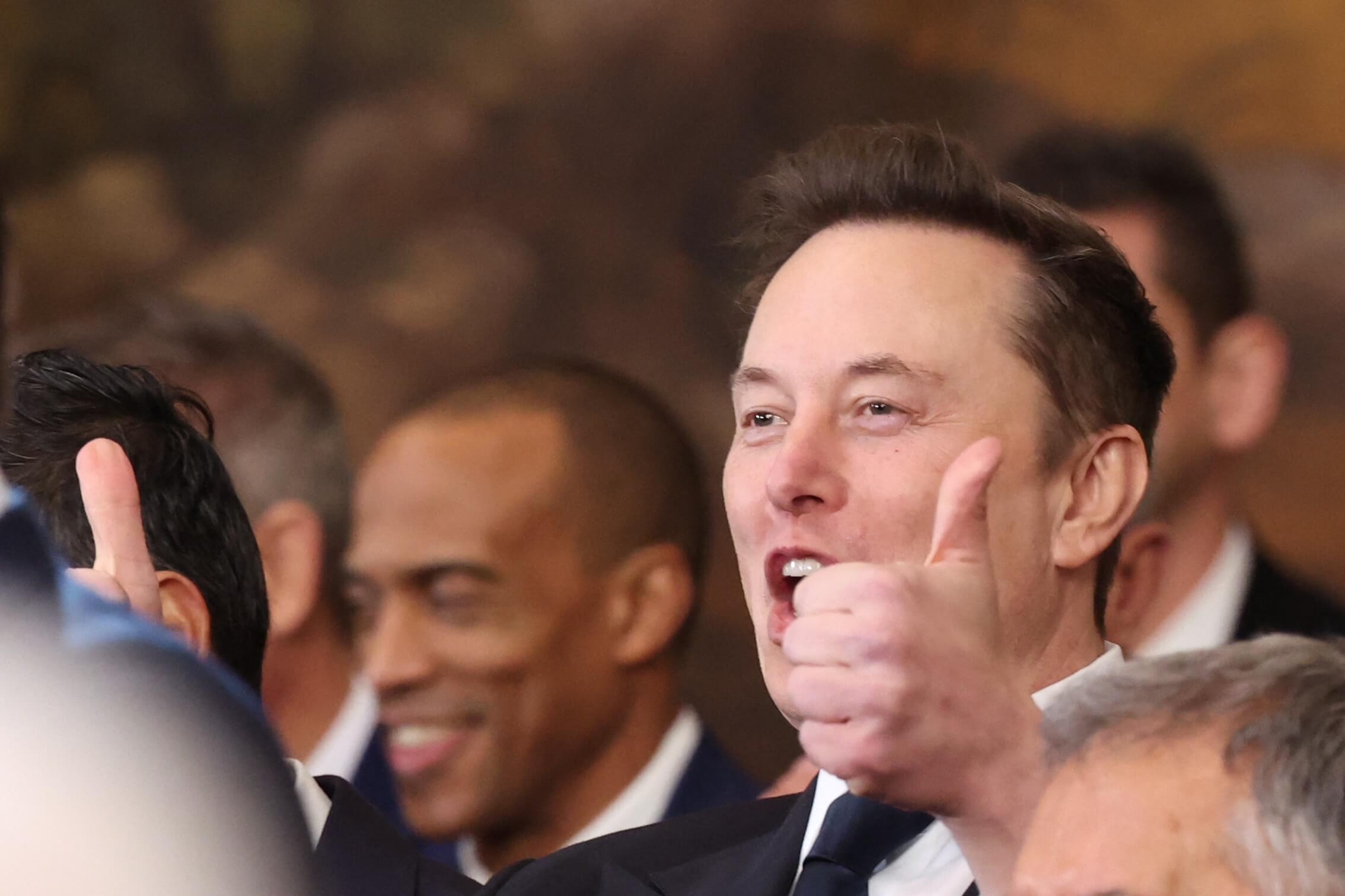 Hightech-Milliardär Elon Musk: Bei ihm findet Trumps Rede offensichtlich Anklang.