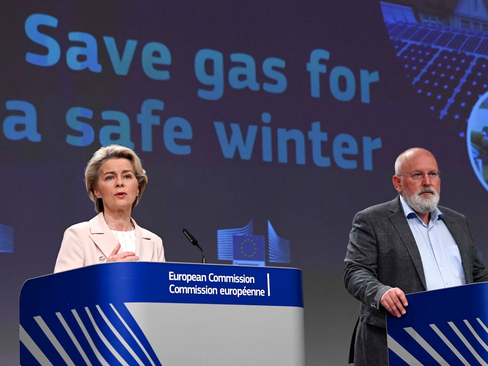 Die Präsidentin der Europäischen Kommission, Ursula von der Leyen (l.), mit dem damaligen Vizepräsidenten der EU-Kommission, Frans Timmermans (r.)