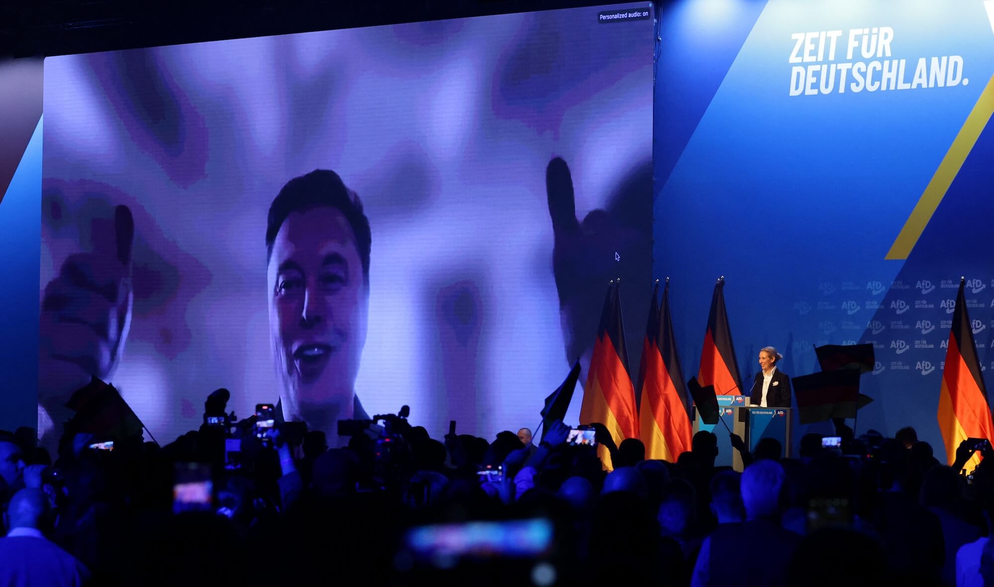 Elon Musk (Bild) unter Jubel der AfD-Anhänger zugeschaltet