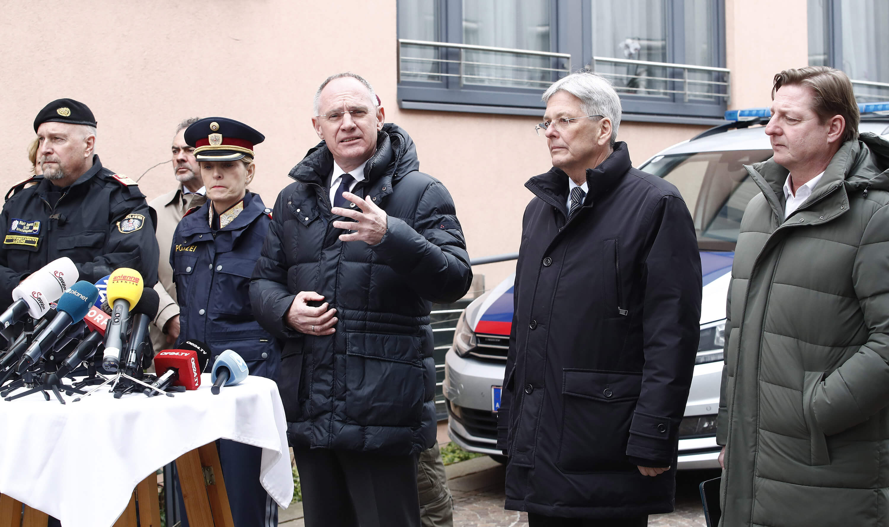 Innenminister Gerhard Karner (ÖVP) im Rahmen einer Pressekonferenz zum Messerattentat in Villach.