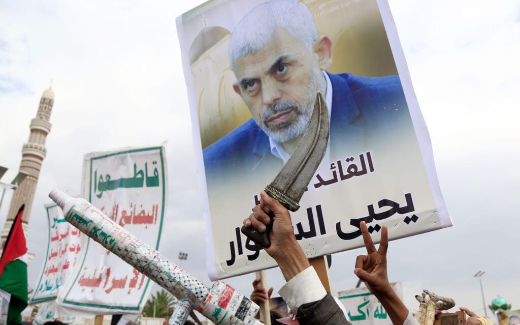 Seit die Hamas im Gazastreifen die Macht an sich gerissen hat, wächst der weltweite Einfluss des islamistischen Antisemitismus. Im Bild: Plakate mit dem Hamas-Terroristen Yahya Al-Sinwar.