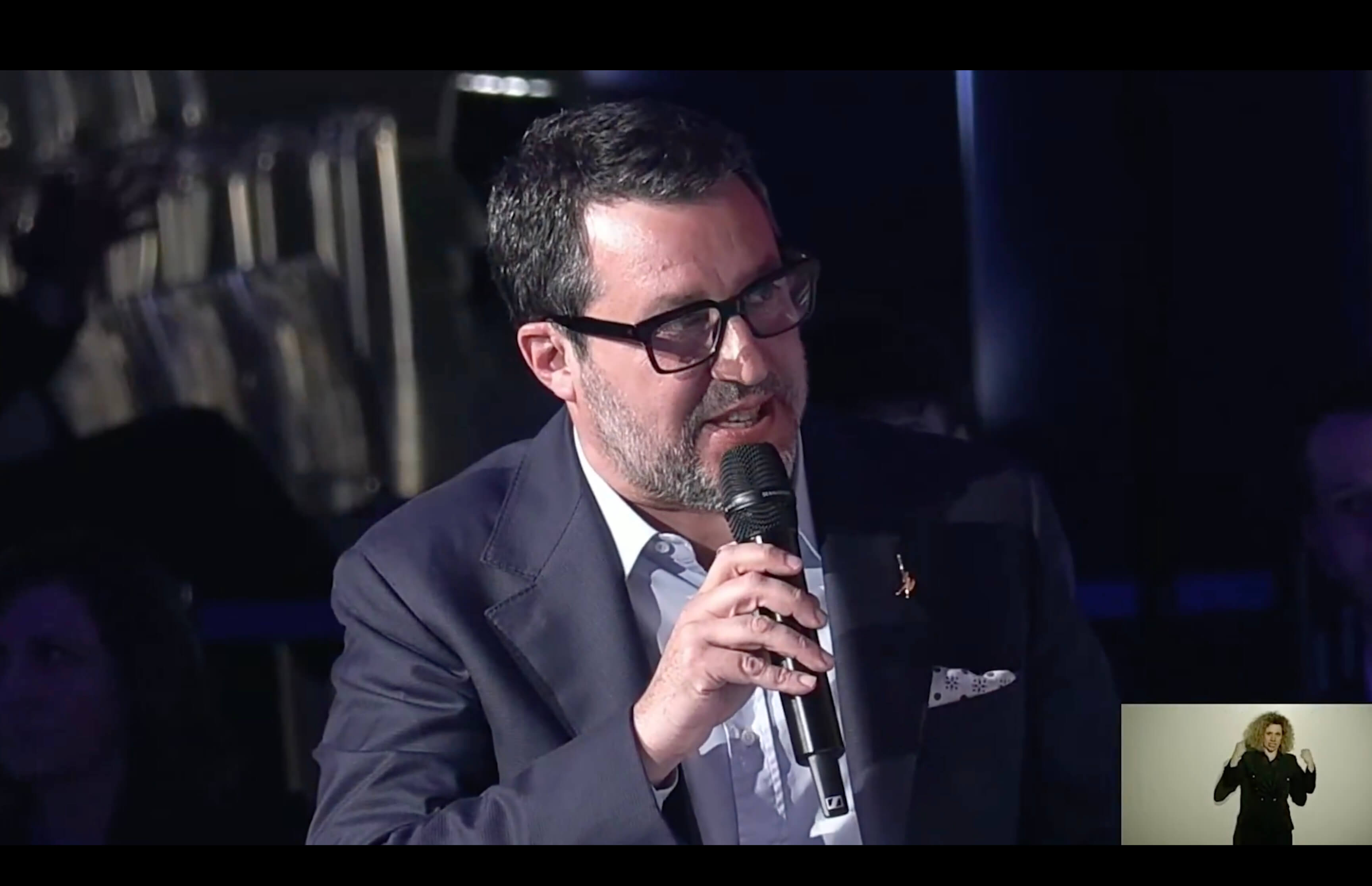 Matteo Salvini (Bild) begrüßte auf dem Lega-Kongress Elon Musk, der live aus Washington zugeschaltet war.
