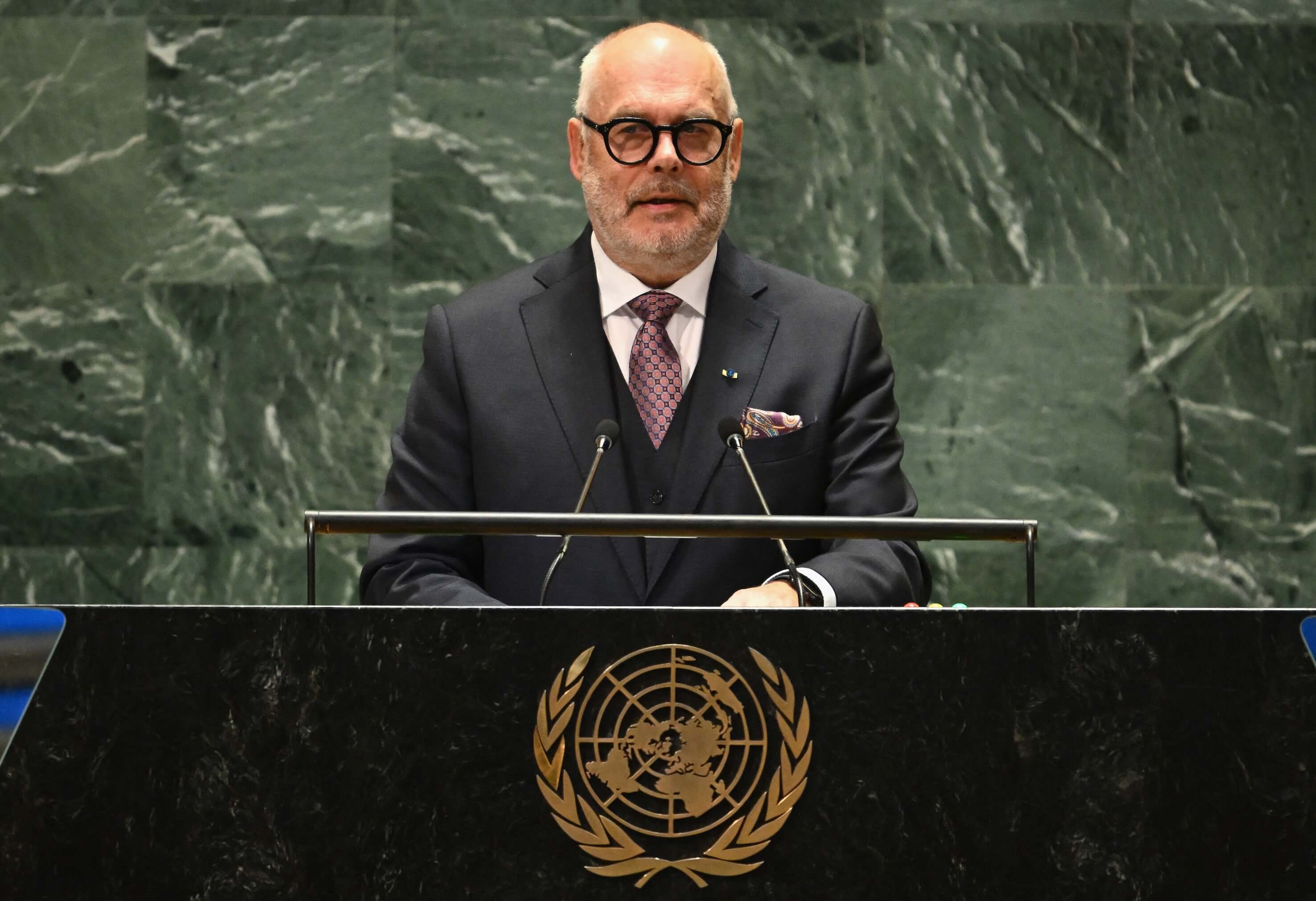 Estlands Präsident Alar Karis (Bild) spricht bei den Vereinten Nationen in New York.
