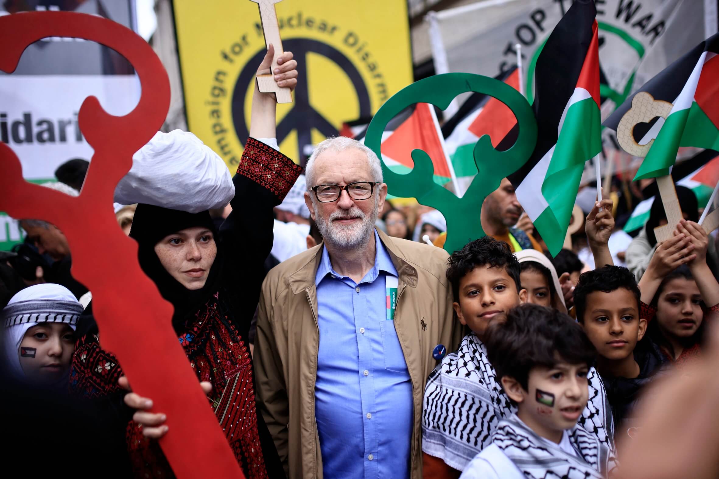 Ex-Labour-Chef Jeremy Corbyn (M.) demonstriert regelmäßig gegen Israel – selbst vor Kontakten zu Pro-Hamas-Aktivisten schreckt er nicht zurück.