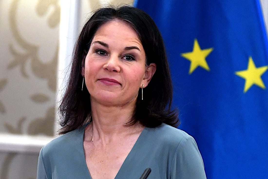 Annalena Baerbock bringt so viele Menschen nach Deutschland wie möglich.