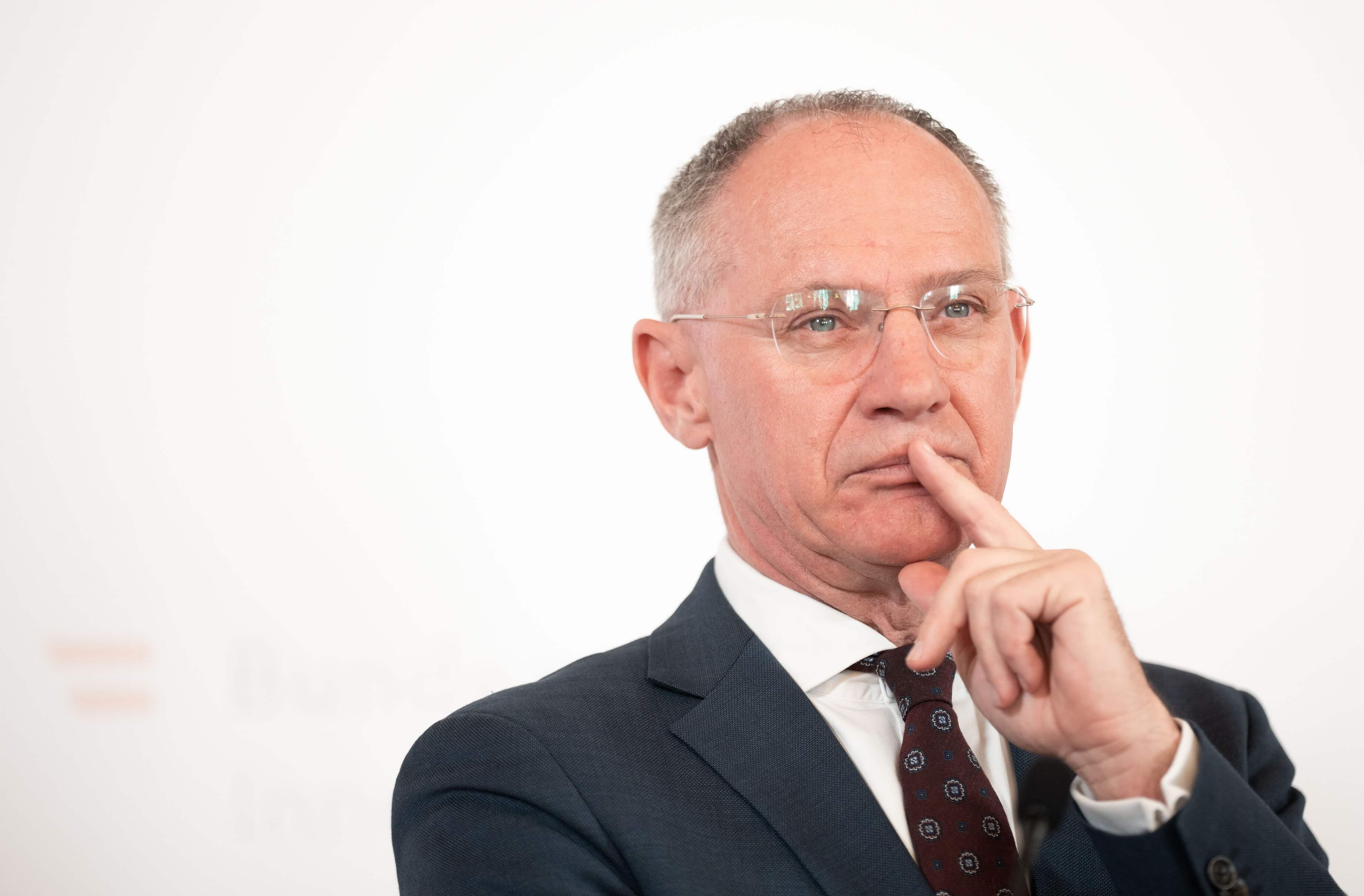 Innenminister Gerhard Karner (ÖVP) verspricht Abschiebungen nach Syrien.