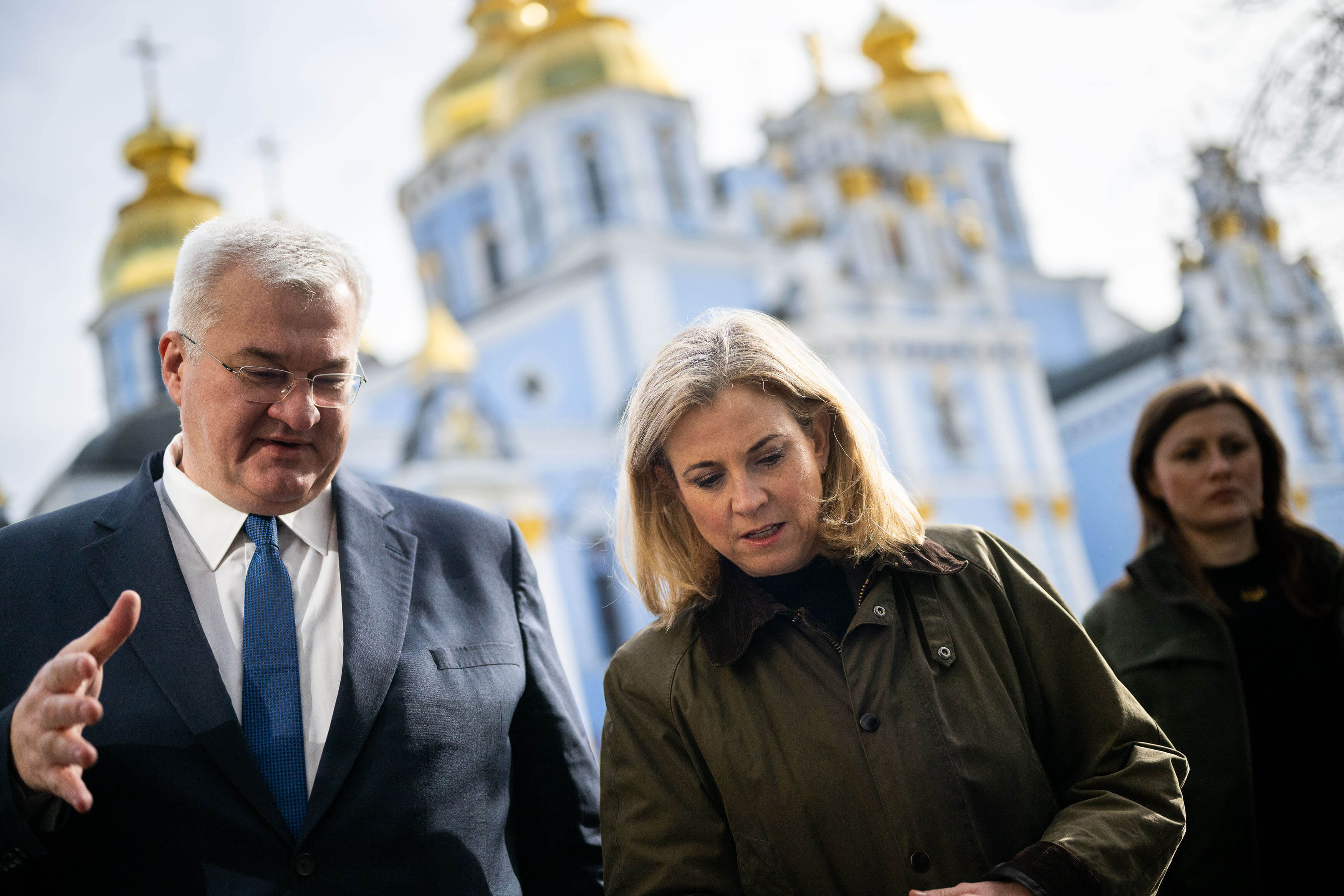 Beate Meinl-Reisinger (r.) mit ihrem ukrainischen Amtskollegen Andrij Sybiha (l.) – beim ihrem ersten, aber wohl nicht letzten Ukraine-Besuch.