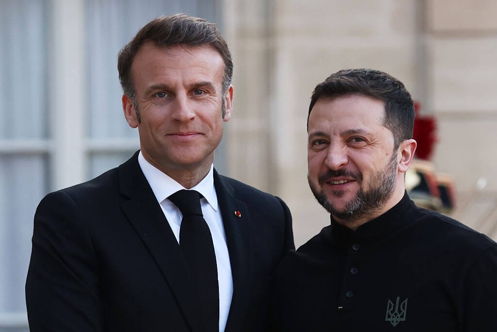 Große Worte, wenig Wirkung? Der ukrainische Präsident Wolodymyr Selenskyj trifft Frankreichs Präsident Emmanuel Macron in Paris.