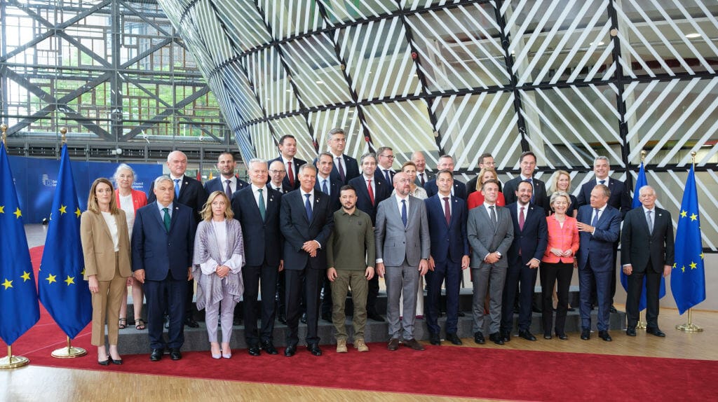 Ein Bild der Geschlossenheit – oder der Selbsttäuschung? Europas Spitzenpolitiker posieren mit Wolodymyr Selenskyj. Doch ohne klare Strategie steuert die Ukraine in den Abgrund – begleitet von leeren Phrasen.