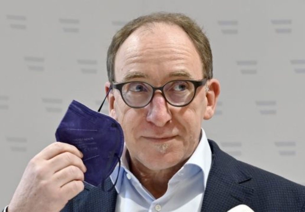 Gesundheitsminister Rauch 2022: „Zwischen Tod mit oder an Corona kann nicht unterschieden werden.“