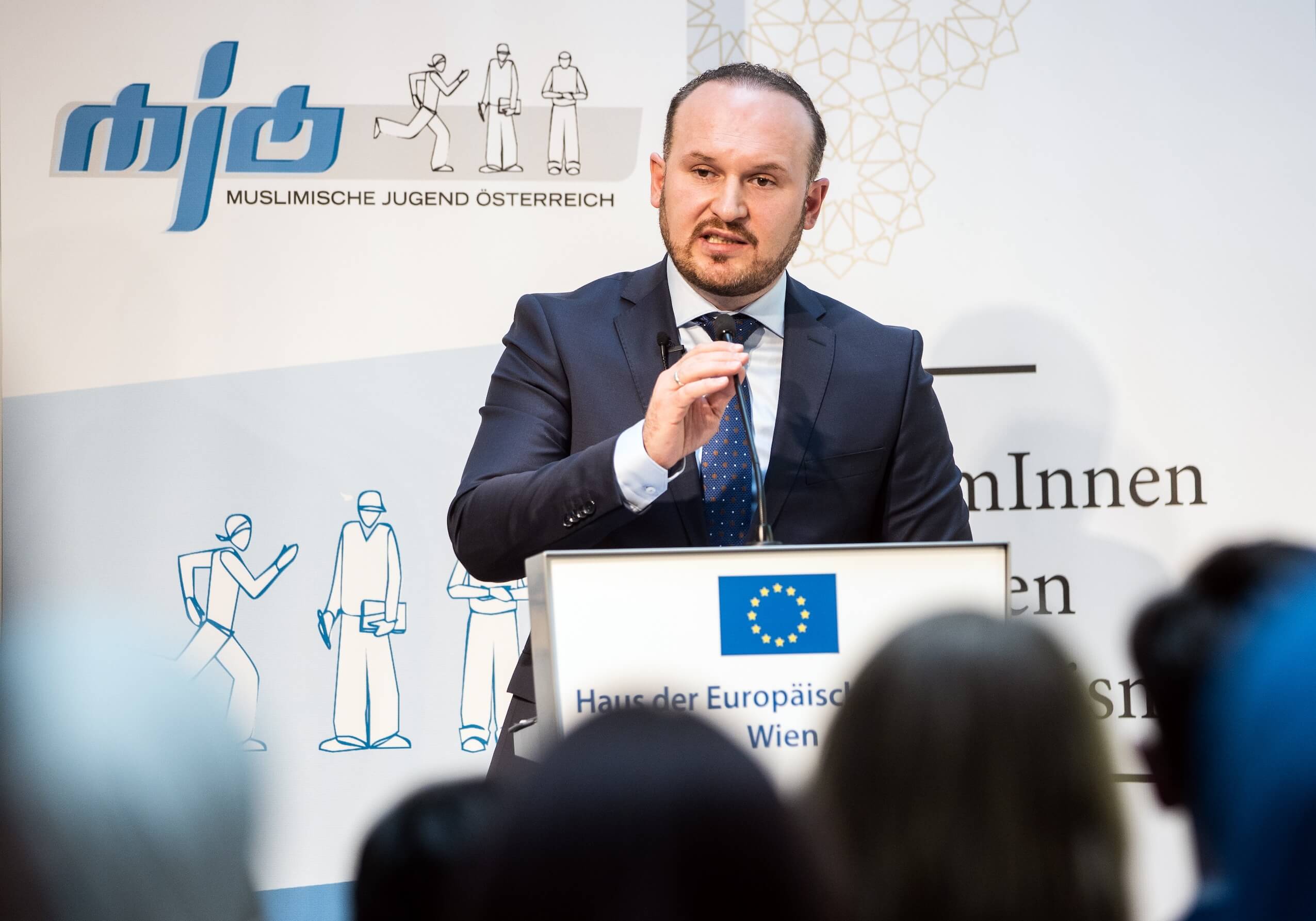 IGGÖ-Präsident Ümit Vural spricht offiziell gegen Antisemitismus – nun kooperiert er ausgerechnet mit Diyanet-Chef Erbas, einem Verbreiter islamistischen Judenhasses.