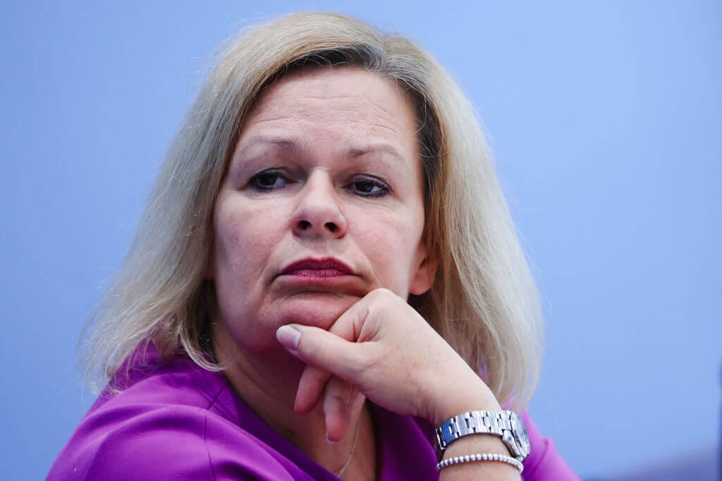 Innenministerin Nancy Faeser (Bild, SPD) lässt die AfD beobachten – wegen ihrer vielen Wähler, nicht wegen ihrer Inhalte, sagt Maaßen.
