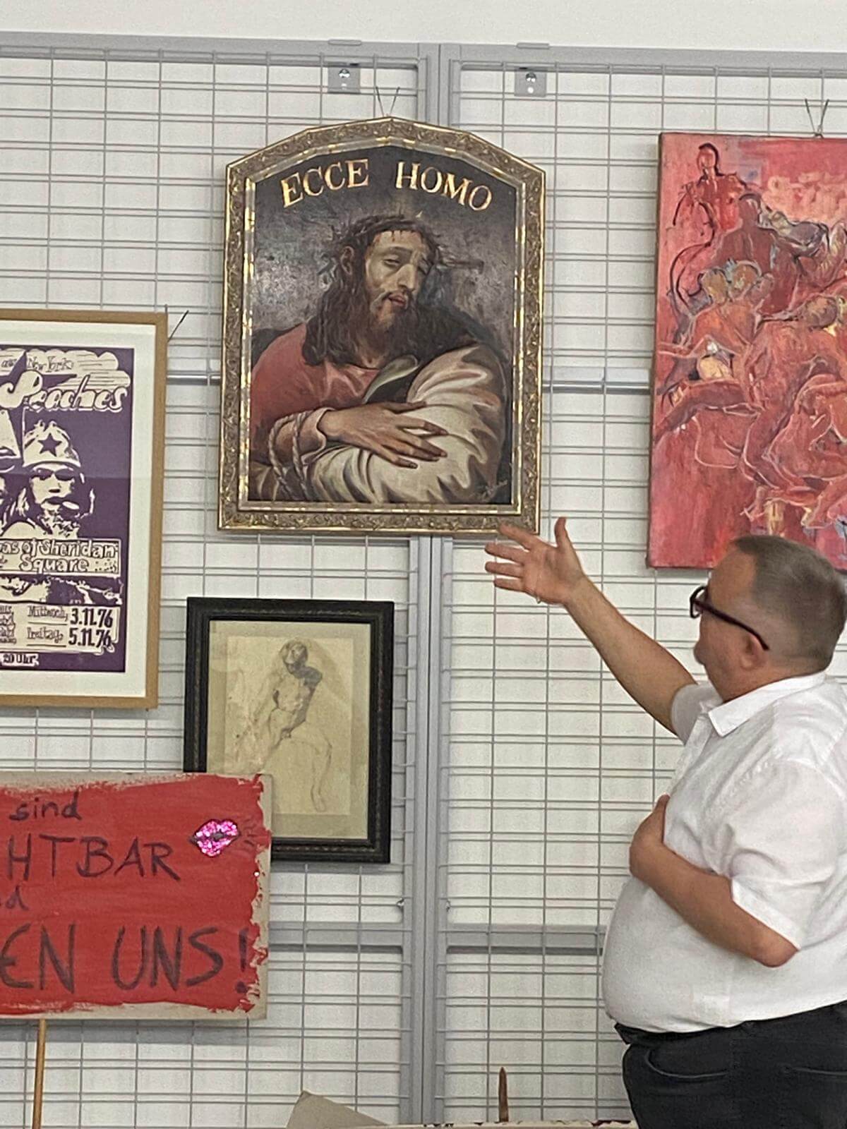 Ein Gemälde von Jesus, dass hier in einen homosexuellen Kontext gestellt wird.