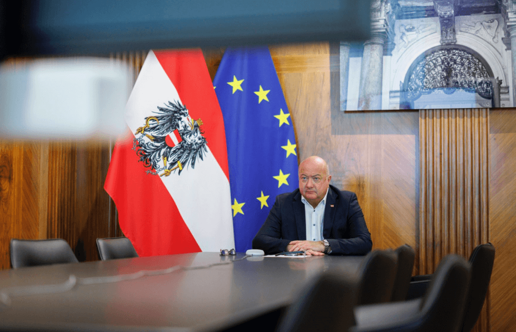 Bundeskanzler Christian Stocker (ÖVP) beim Online-Gipfeltreffen am Dienstag.