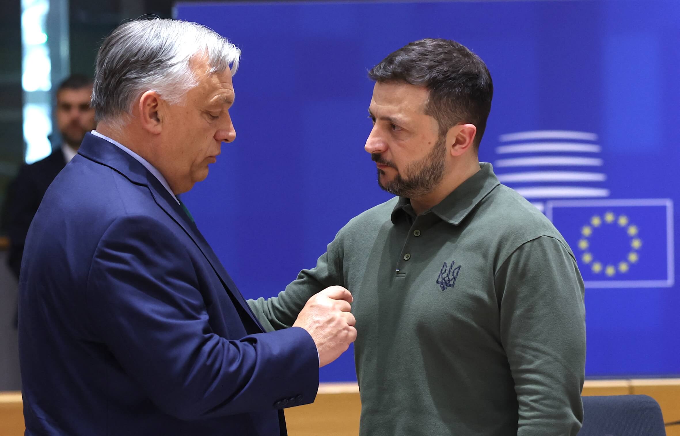 Ungarns Premier Viktor Orban (l., mit Selenskyj) stellt sich entschieden gegen einen EU-Beitritt der Ukraine.