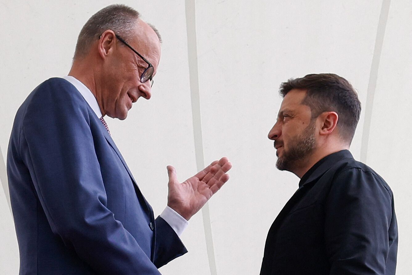 Deutschlands Bundeskanzler Friedrich Merz (l.) mit dem ukrainischen Präsidenten Wolodymyr Selenskyj.