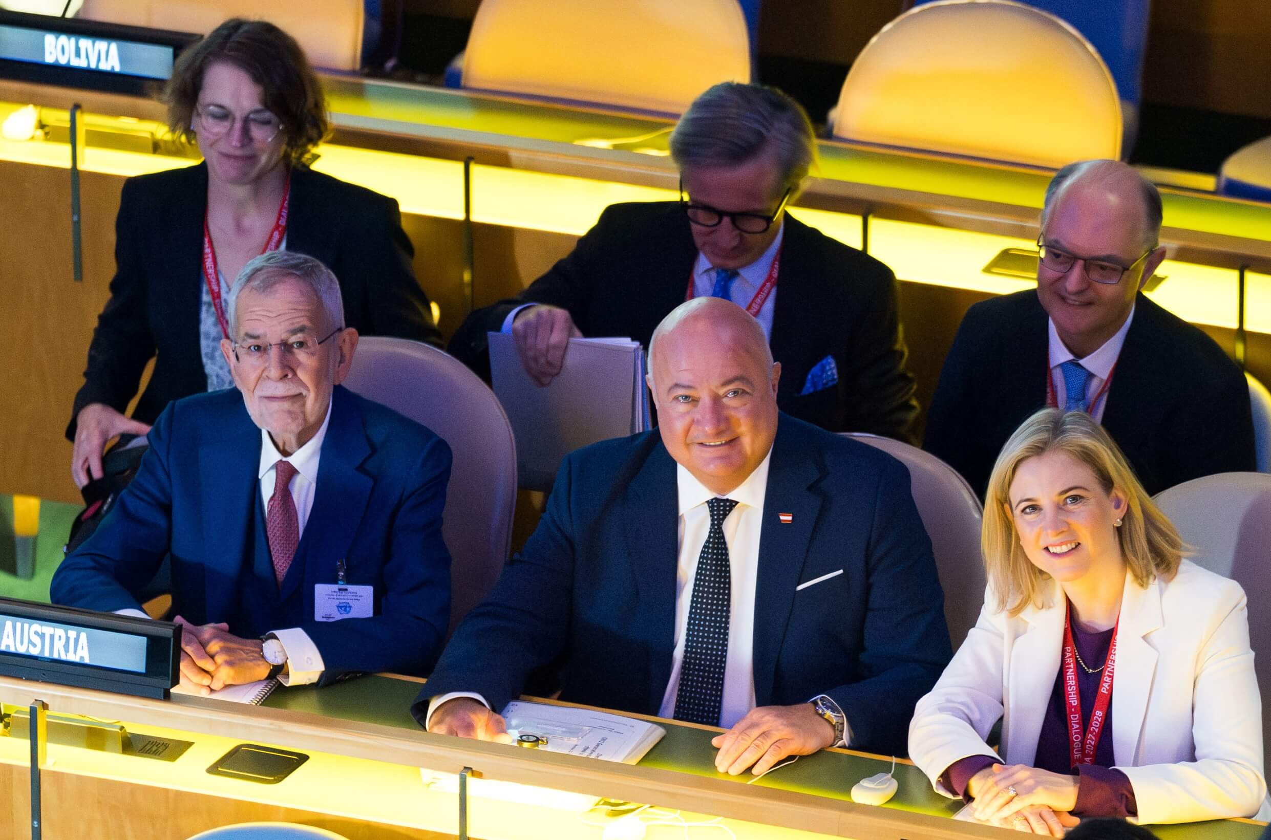 Österreichs UNO-Team in New York: Noch lächeln Bundespräsident Van der Bellen, Kanzler Stocker und Außenministerin Meinl-Reisinger – dann folgte Trumps Breitseite.