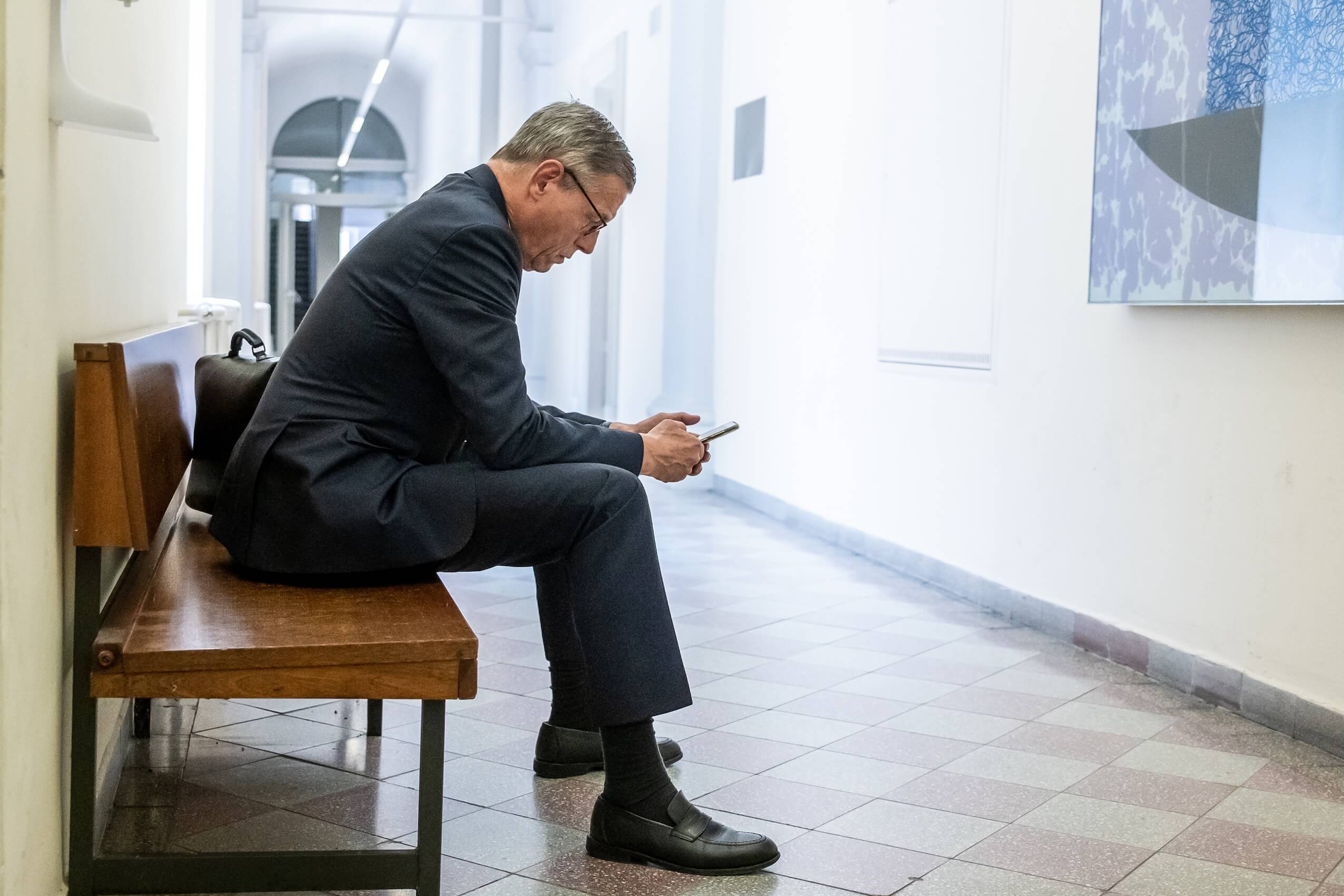 Christian Pilnacek kurz vor einer Zeugenaussage am Landesgericht in Innsbruck
