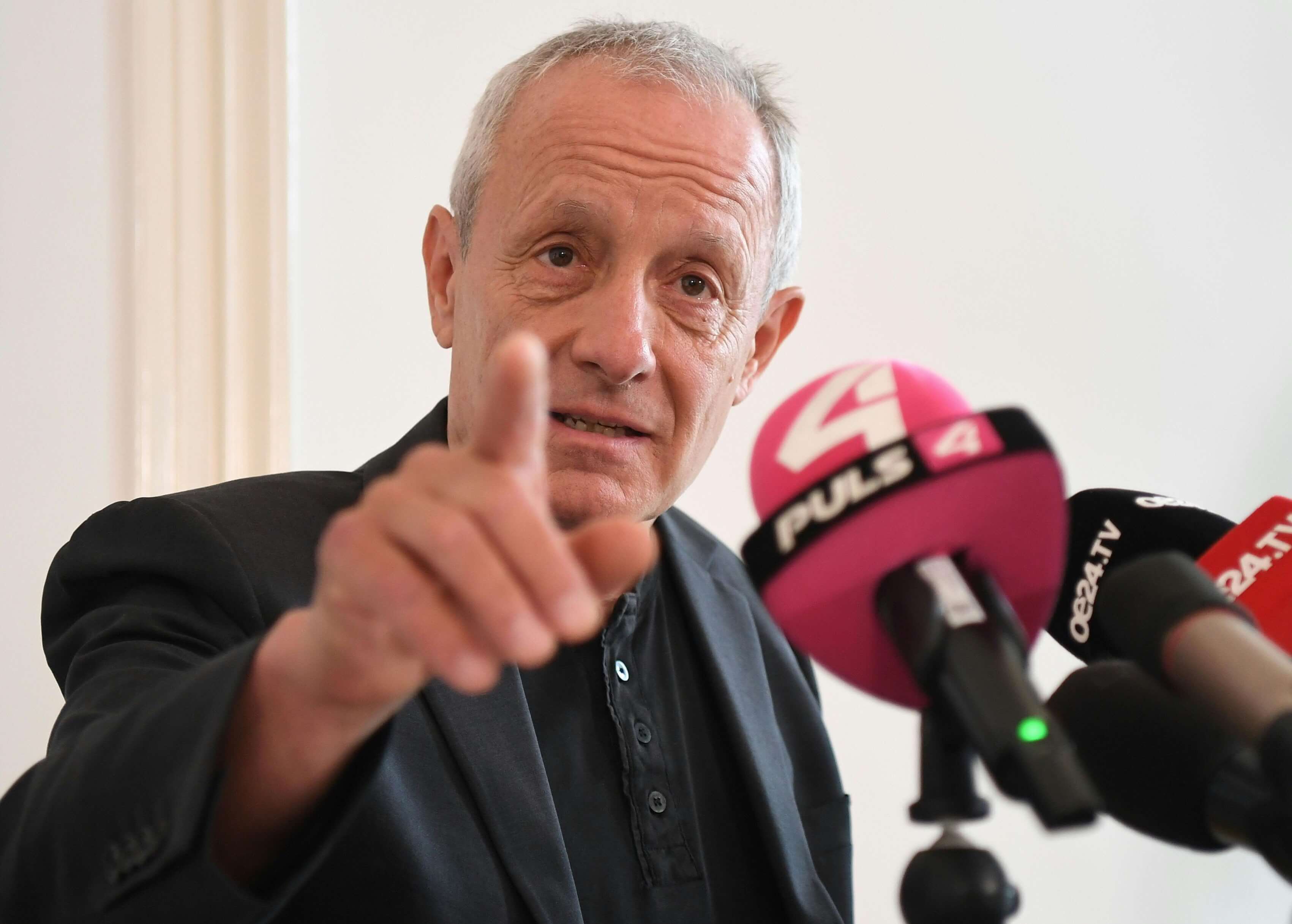 Peter Pilz (Bild) berichtet in seinem Buch: Pilnacek hat Personen unterstützt, die von Ermittlungsverfahren der WKStA betroffen waren. Das gehe aus den Inhalten des Laptops hervor.