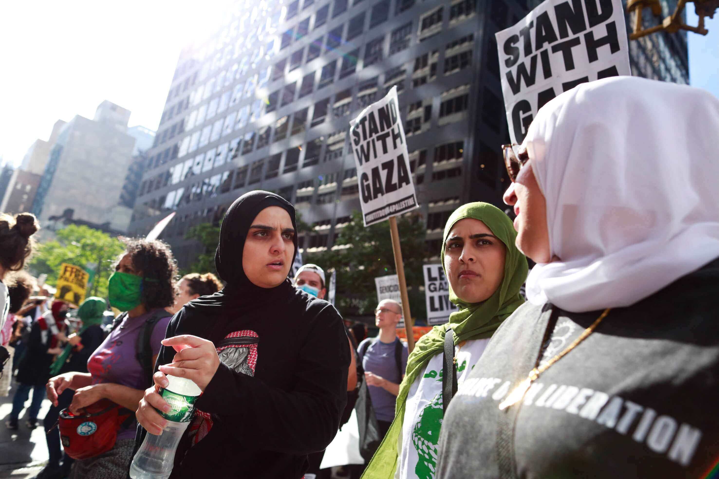 Anti-Israel-Kundgebung in New York, einen Monat vor der Wahl: Auf solchen Demos hat man den neuen Bürgermeister ebenfalls häufig gesehen.