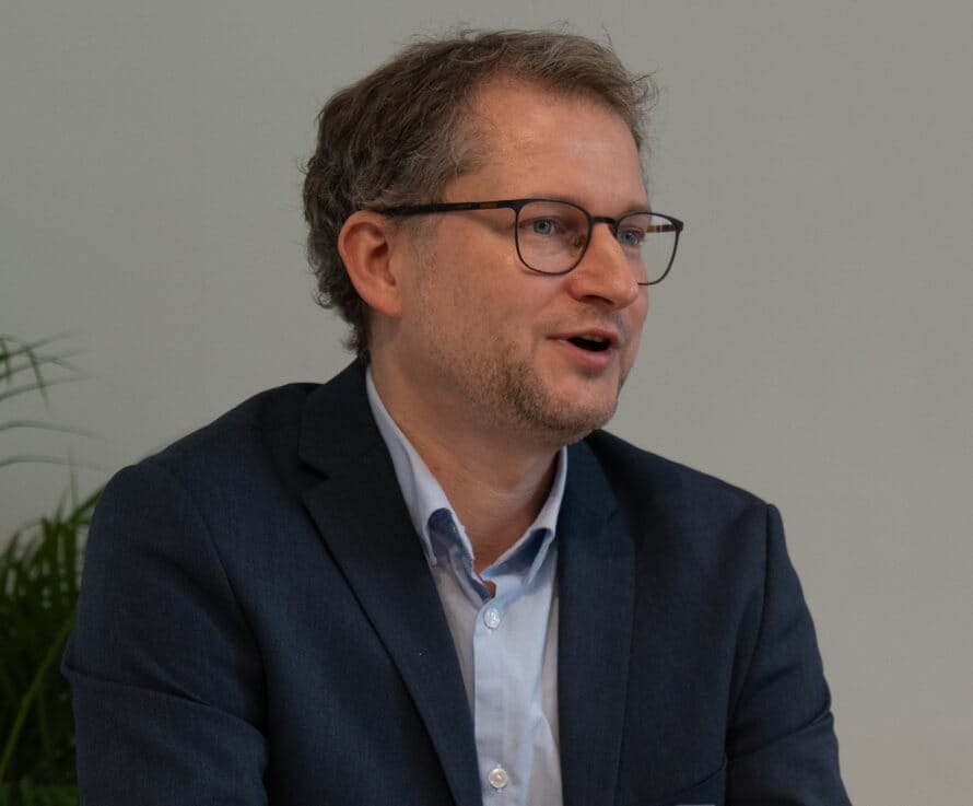 Johannes Wahlmüller (Bild), Sprecher von Global 2000, fordert ein Ende sämtlicher Industrie-Entlastungen.