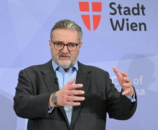 Wien weht sich gegen Schuldzuweisungen, schließlich habe man den Bund ja über die Zahlen vorinformiert. Im Bild: Sozialsstadtrat Peter Hacker (SPÖ).