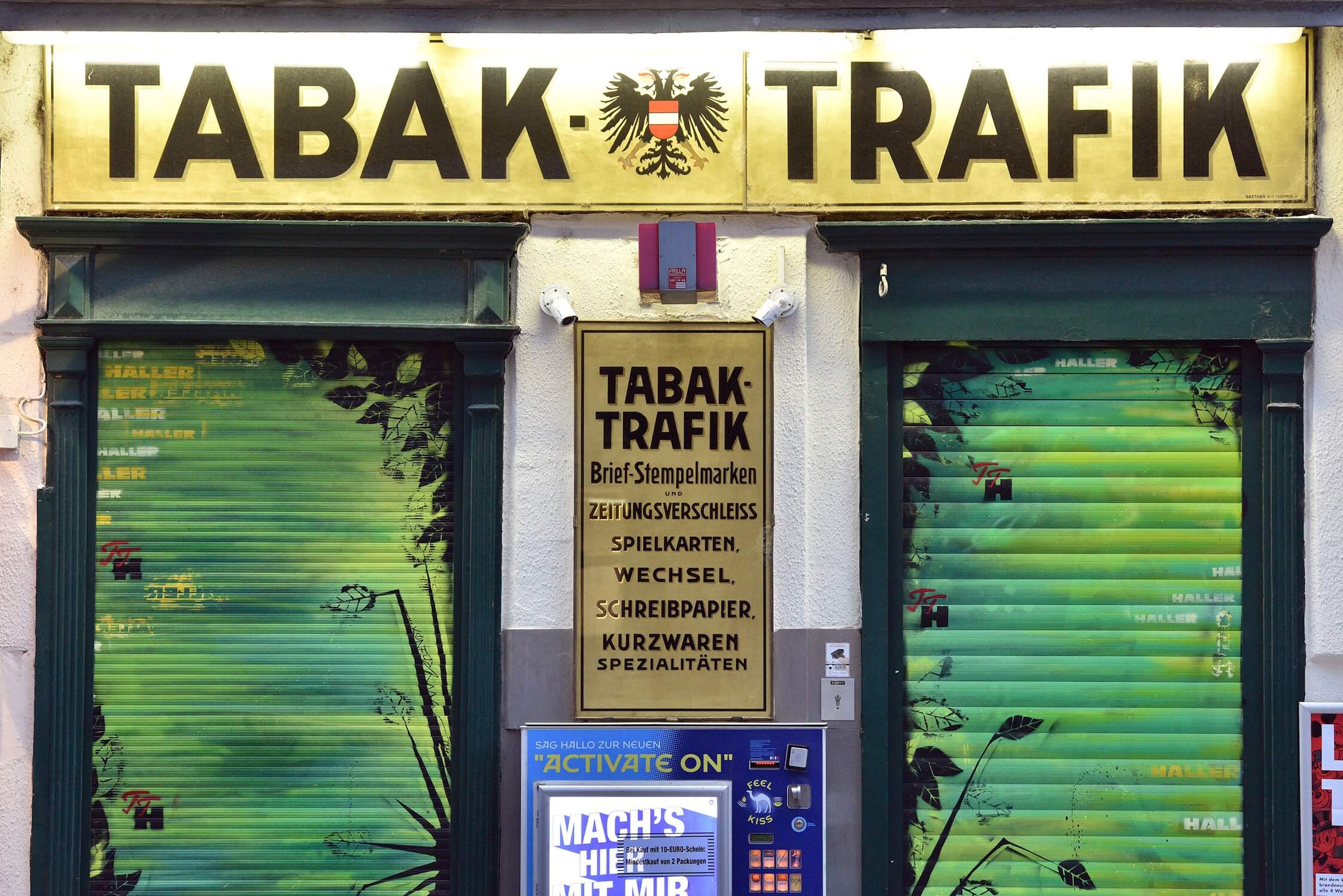 Sollten die weitreichenden Pläne der EU gegen das Rauchen umgesetzt werden, müssten zahlreiche Trafikanten ihre Pforten schließen.