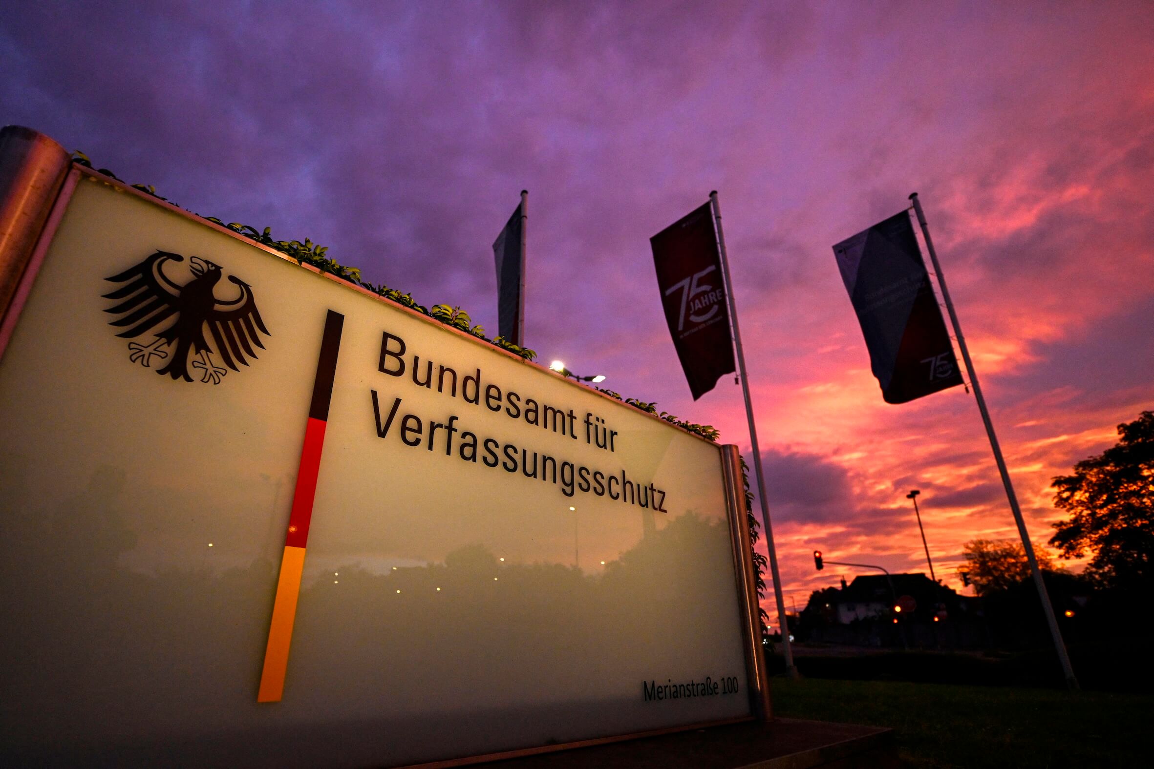BfV-Zentrale in Köln: Deutschland handelte hart, als ein Islamist im Geheimdienst aufflog – anders als Österreich im aktuellen DSN-Fall.