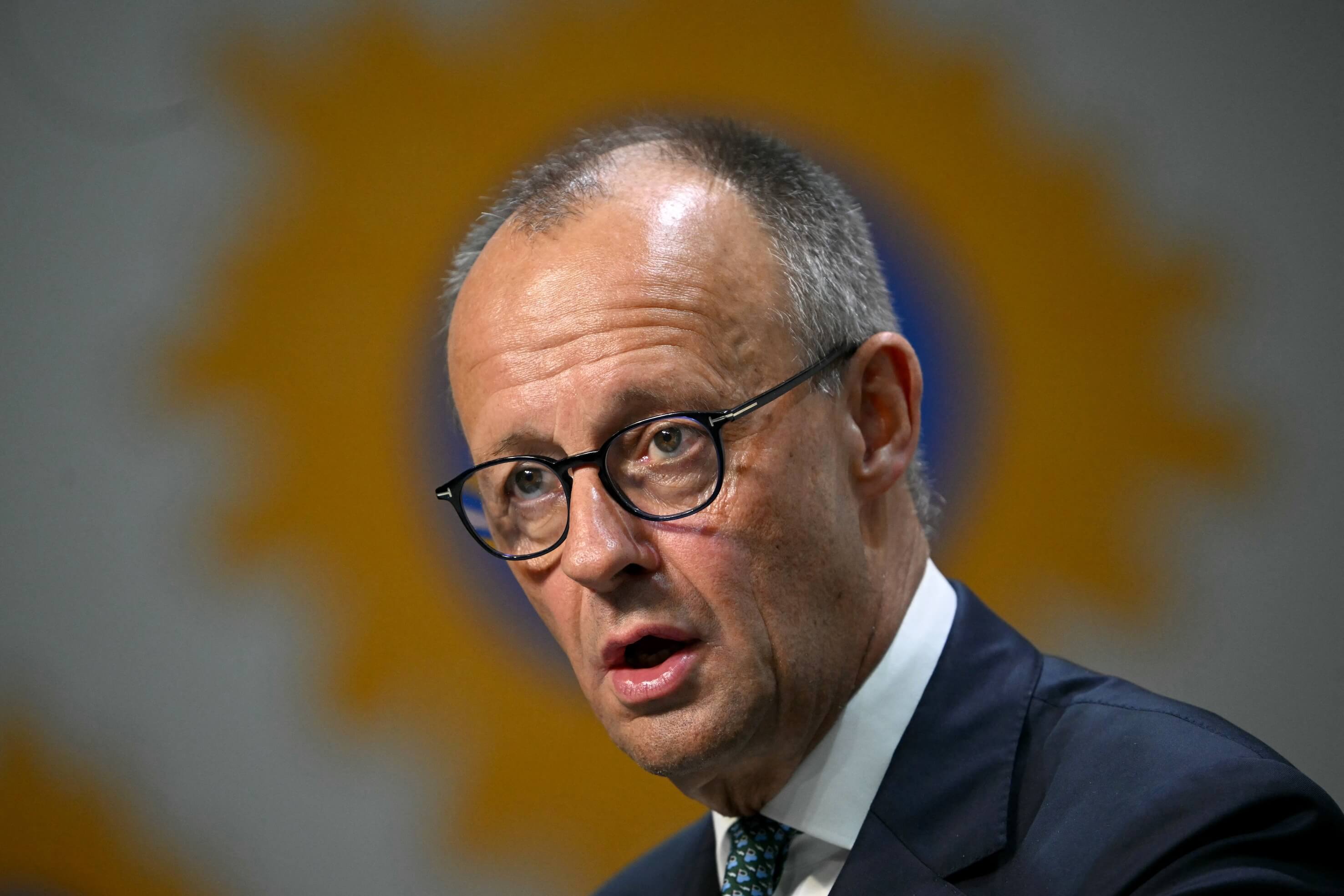 Fritz Vahrenholt kritisiert Kanzler Friedrich Merz (Bild): Die Regierung verkenne die dramatische Lage der deutschen Industrie und halte stur an der grünen Klimapolitik fest.