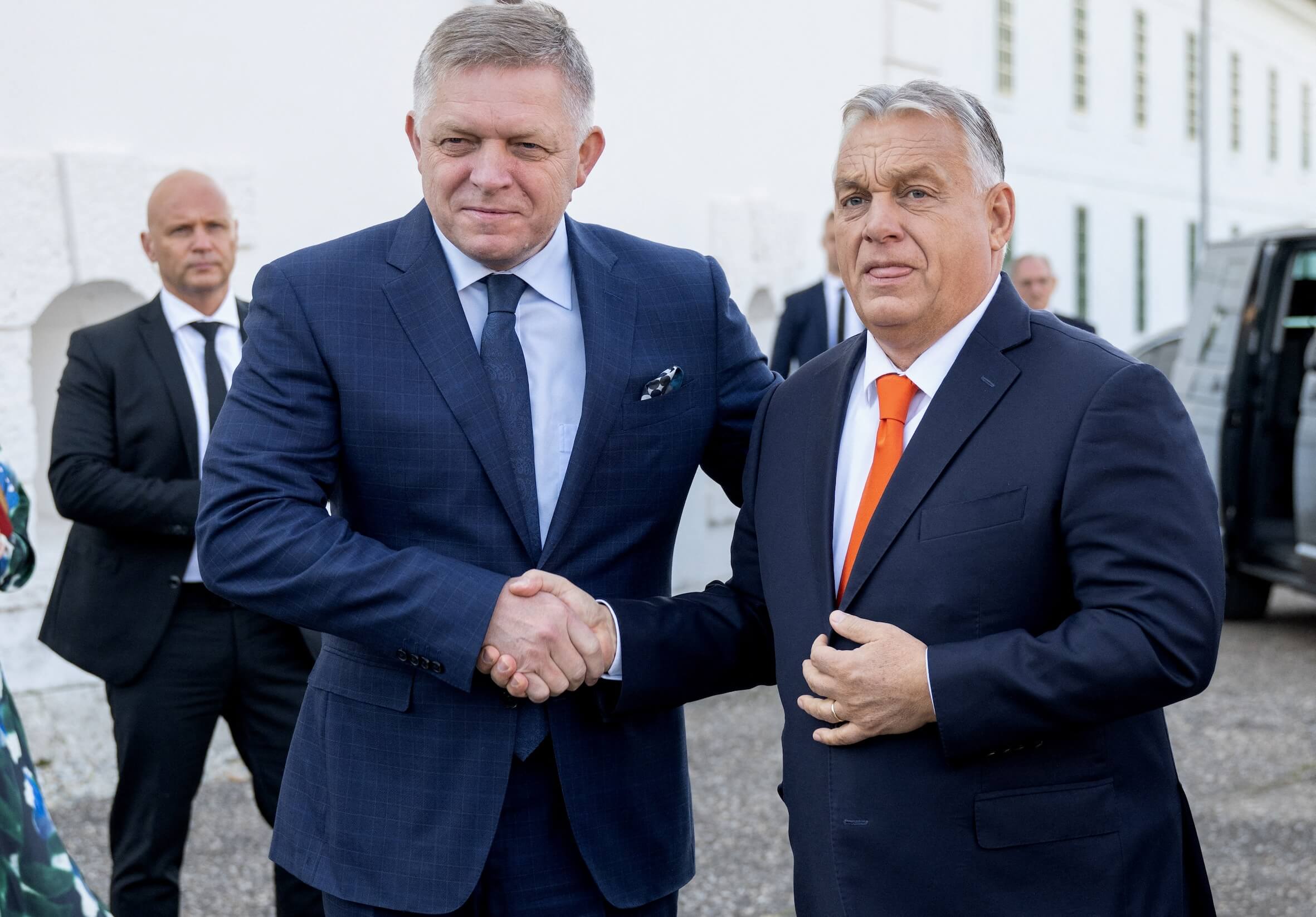 Der slowakische Premierminister Robert Fico (l.) und Ungarns Viktor Orban ziehen bei der Russland-Politik an einem Strang.