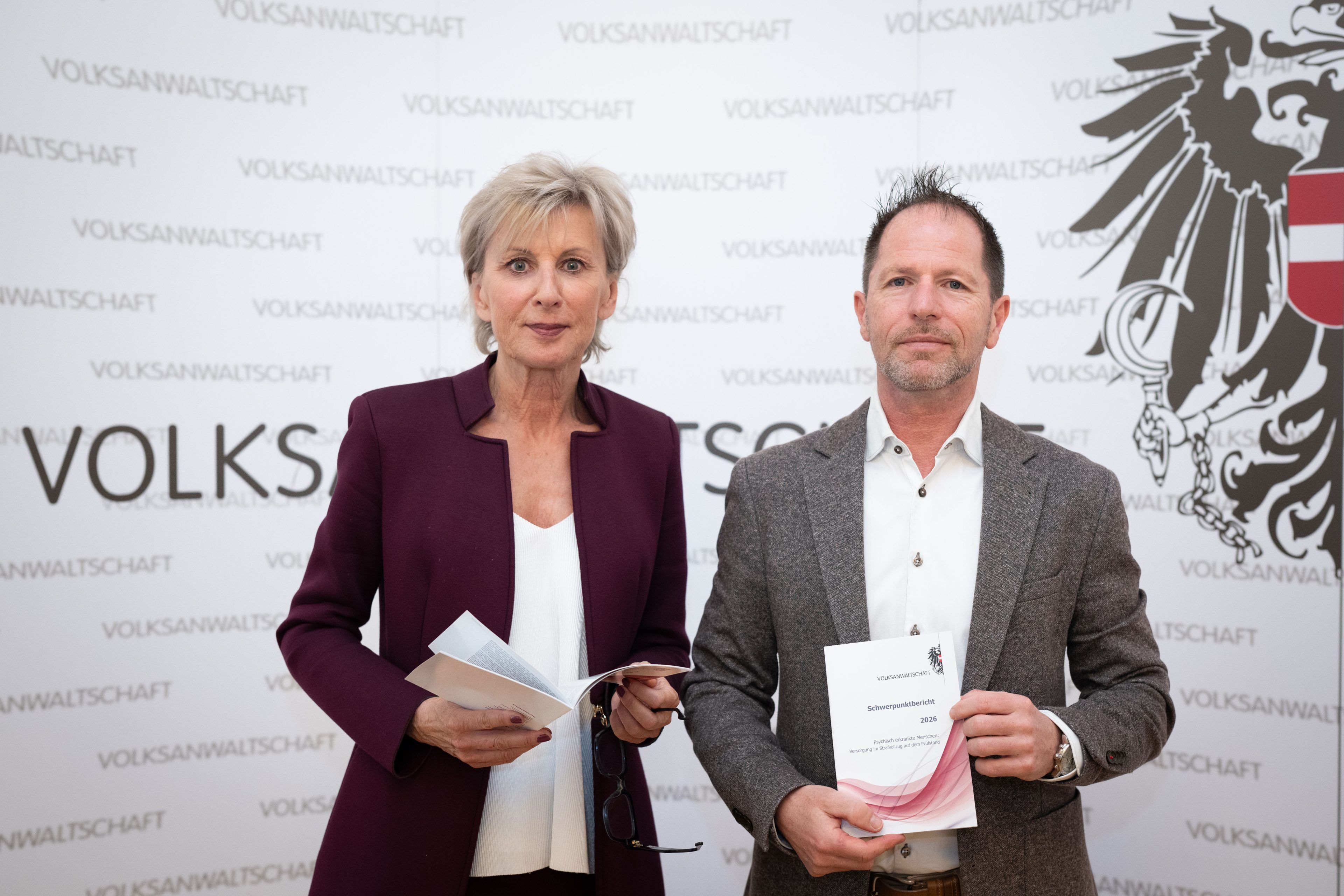 Volksanwältin Gaby Schwarz und Kommissions-Leiter Klaushofer