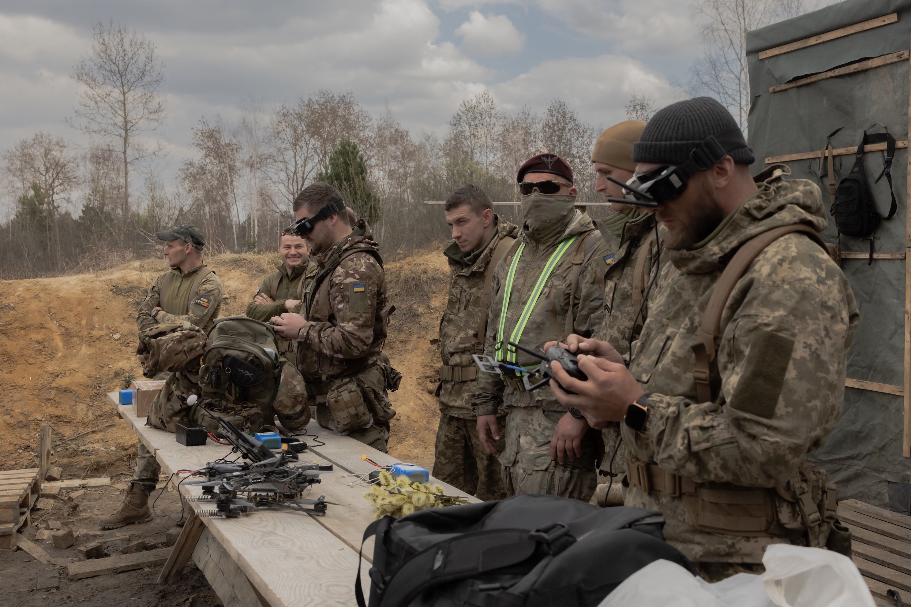 Training mit FPV-Drohnen: Was früher Spezialtechnik war, gehört heute zum Kern moderner Kriegsführung.