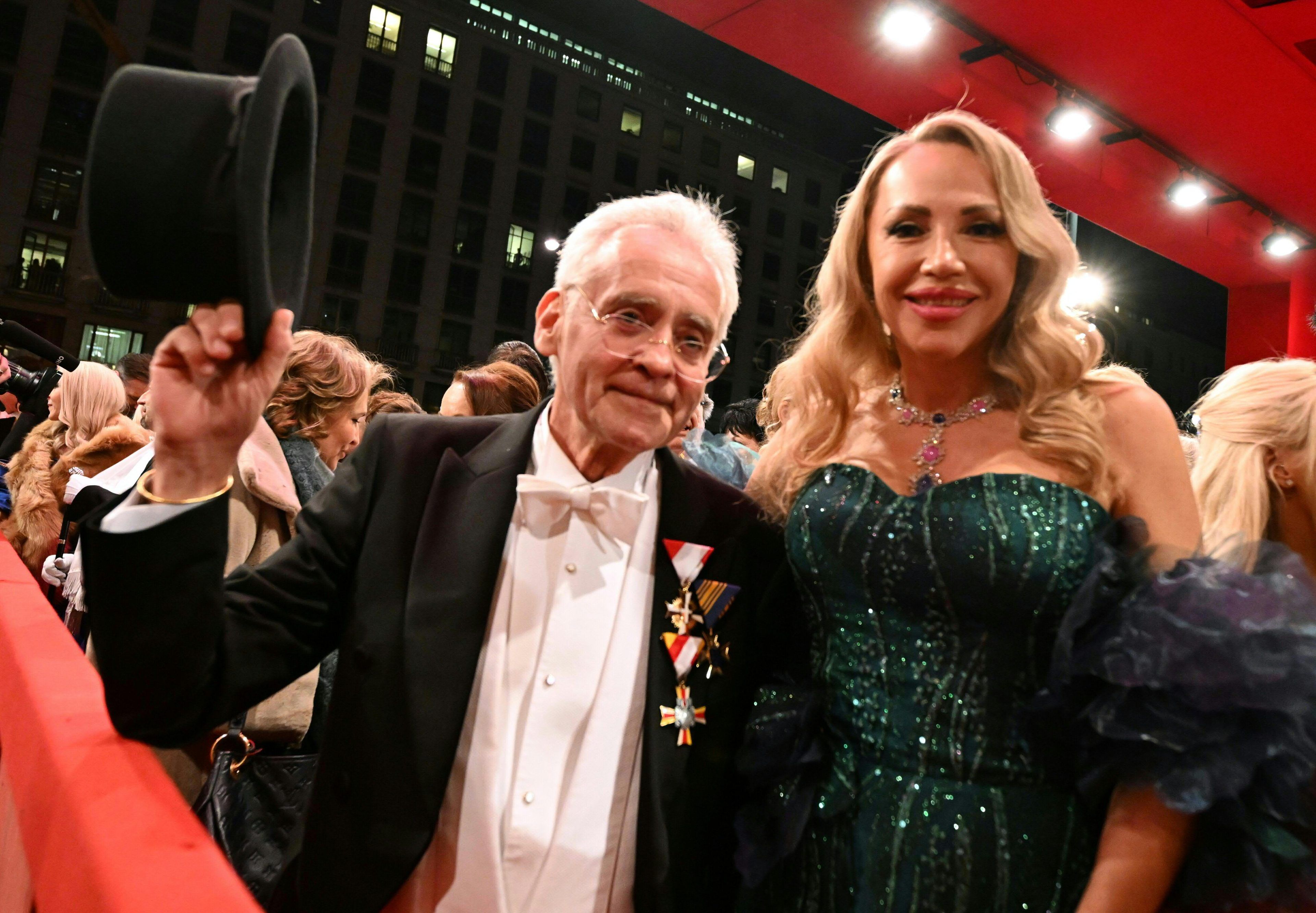 Extradienst-Herausgeber Christian Mucha veröffentlichte den brisanten Newsletter zur ORF-Causa. Im Bild mit Ehefrau Ekaterina Mucha beim Opernball.
