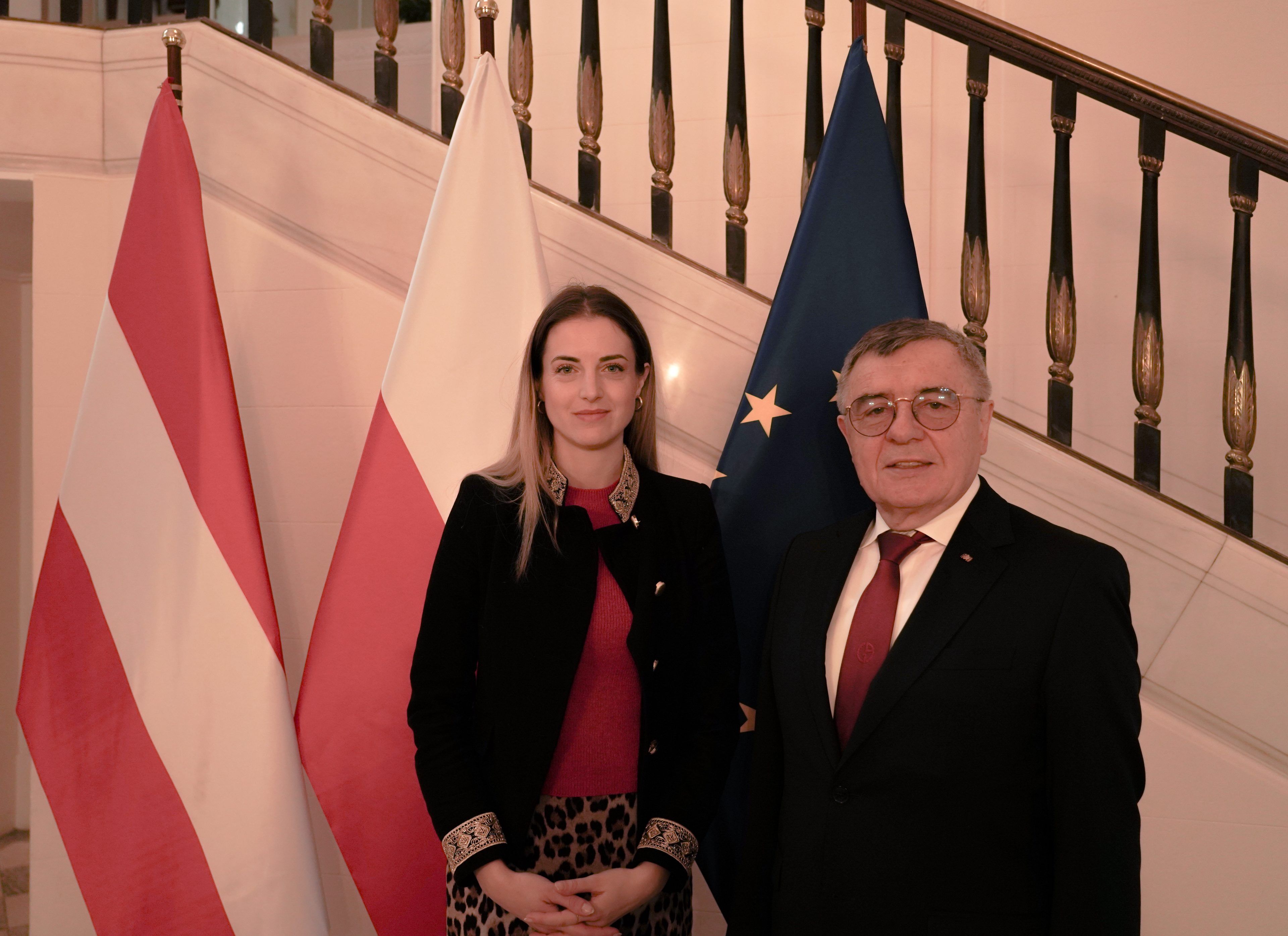 Exxpress-Redakteurin Emanuela Sutter führte das Interview mit Zenon Kosiniak-Kamysz in der polnischen Botschaft.