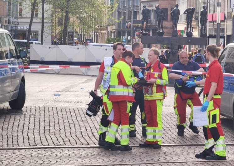 Zahlreiche Rettungskräfte sind im Einsatz