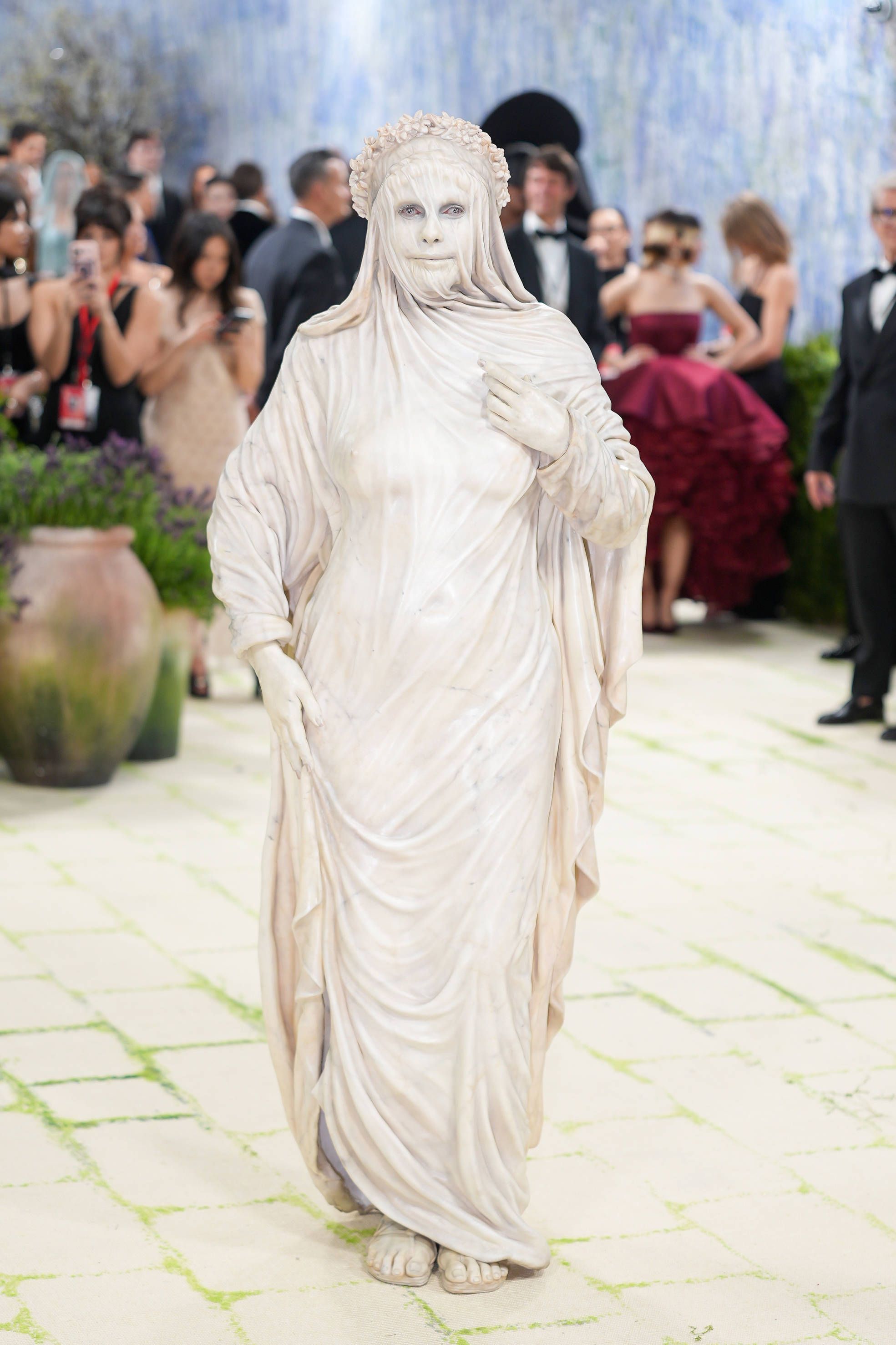 Model Heidi Klum präsentierte sich als Marmorstatue.
