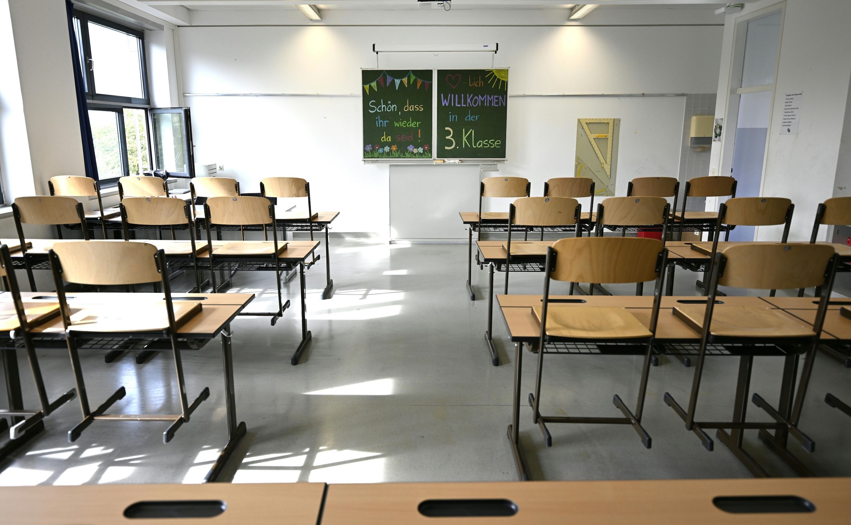 Leere Klassen, volle Probleme: Wiens Schulen kämpfen mit Deutschdefiziten, Integrationsdruck und wachsenden Parallelwelten.