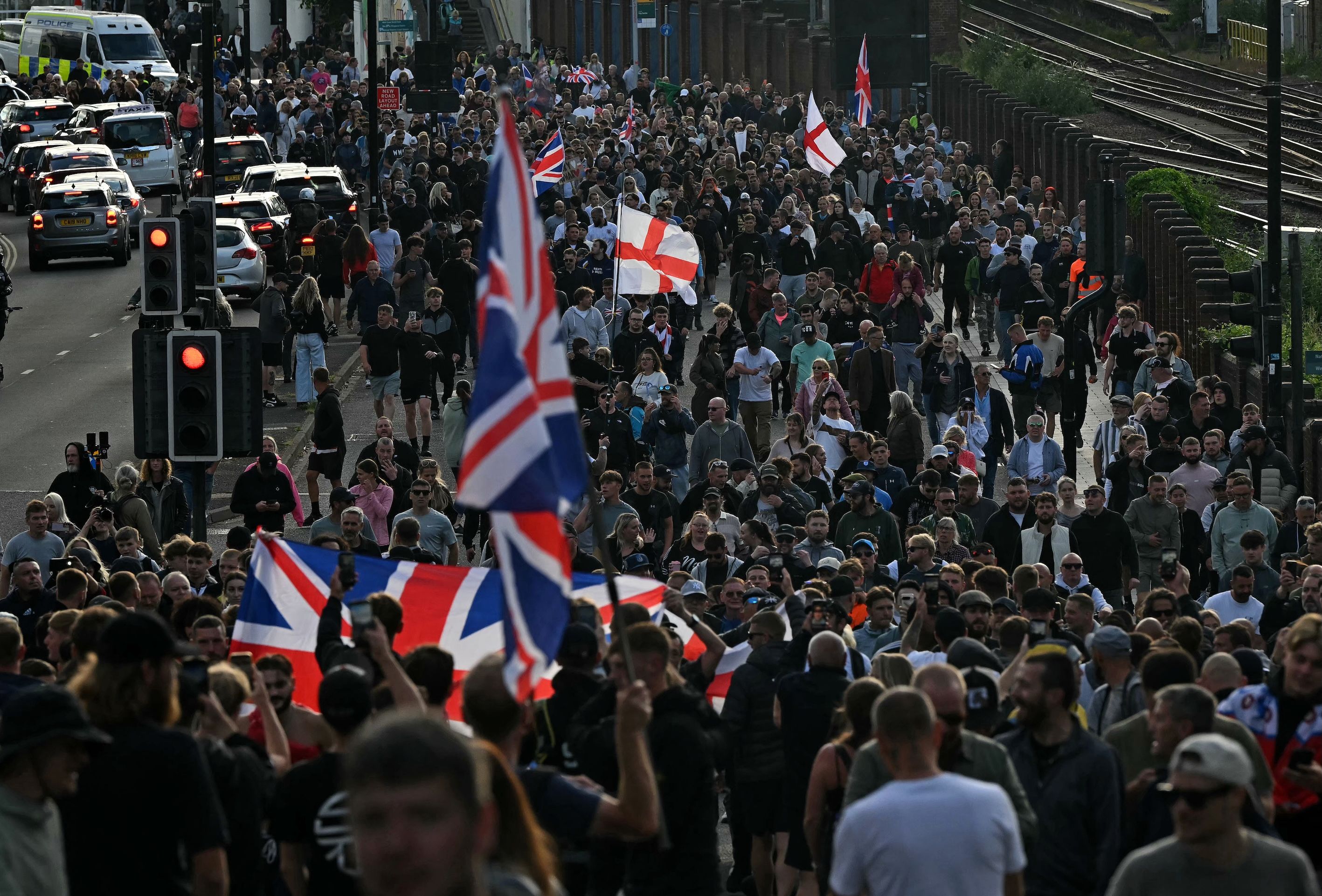 Vor der Polizeistation in Southampton protestierten Hunderte gegen den Umgang der Beamten mit dem sterbenden Henry Nowak.