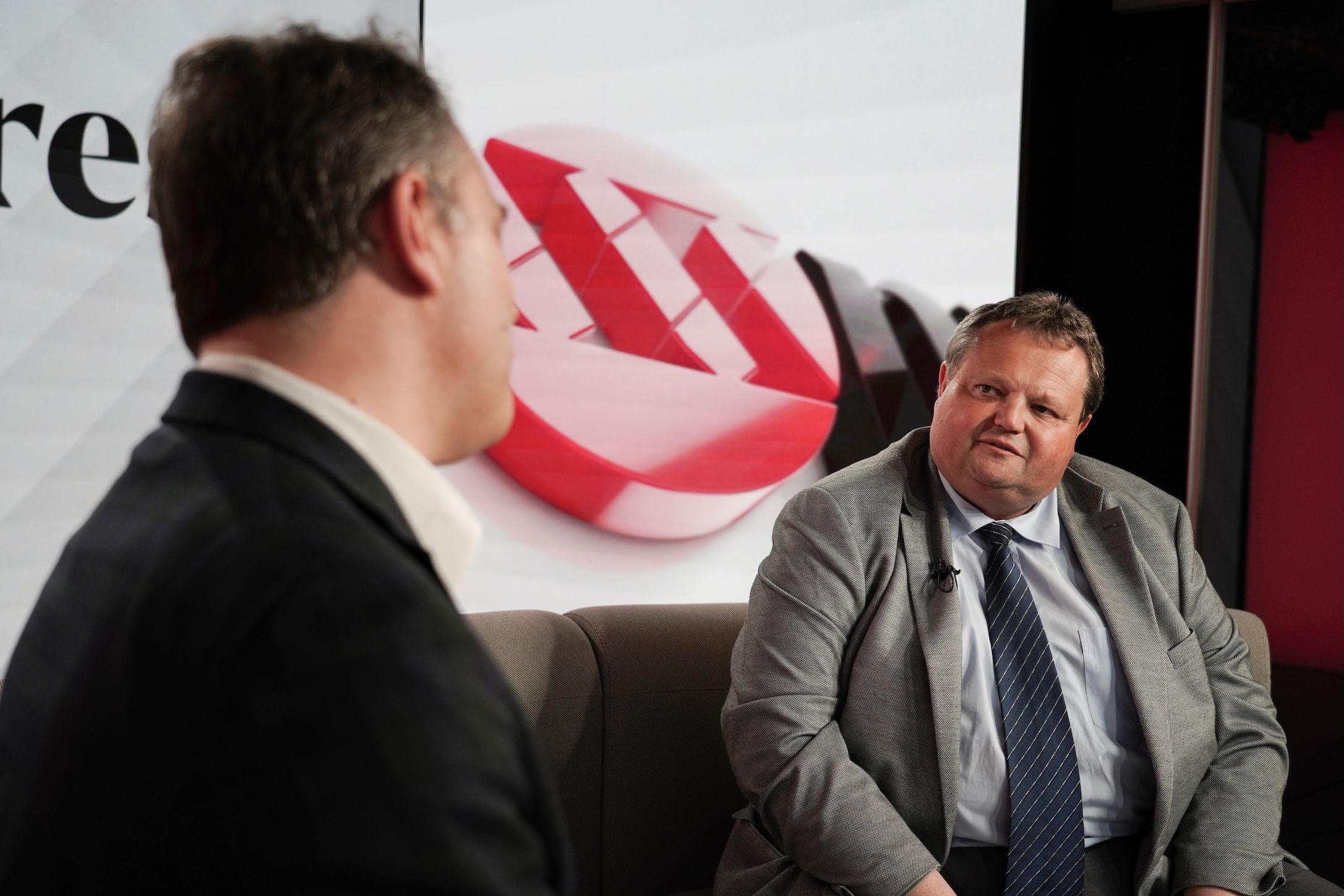 ÖVP-Klubobmann Strobl (r.) sieht den Fall Wagner nicht isoliert: Auch bei anderen Unternehmen habe das Land versucht, Einfluss zu nehmen.